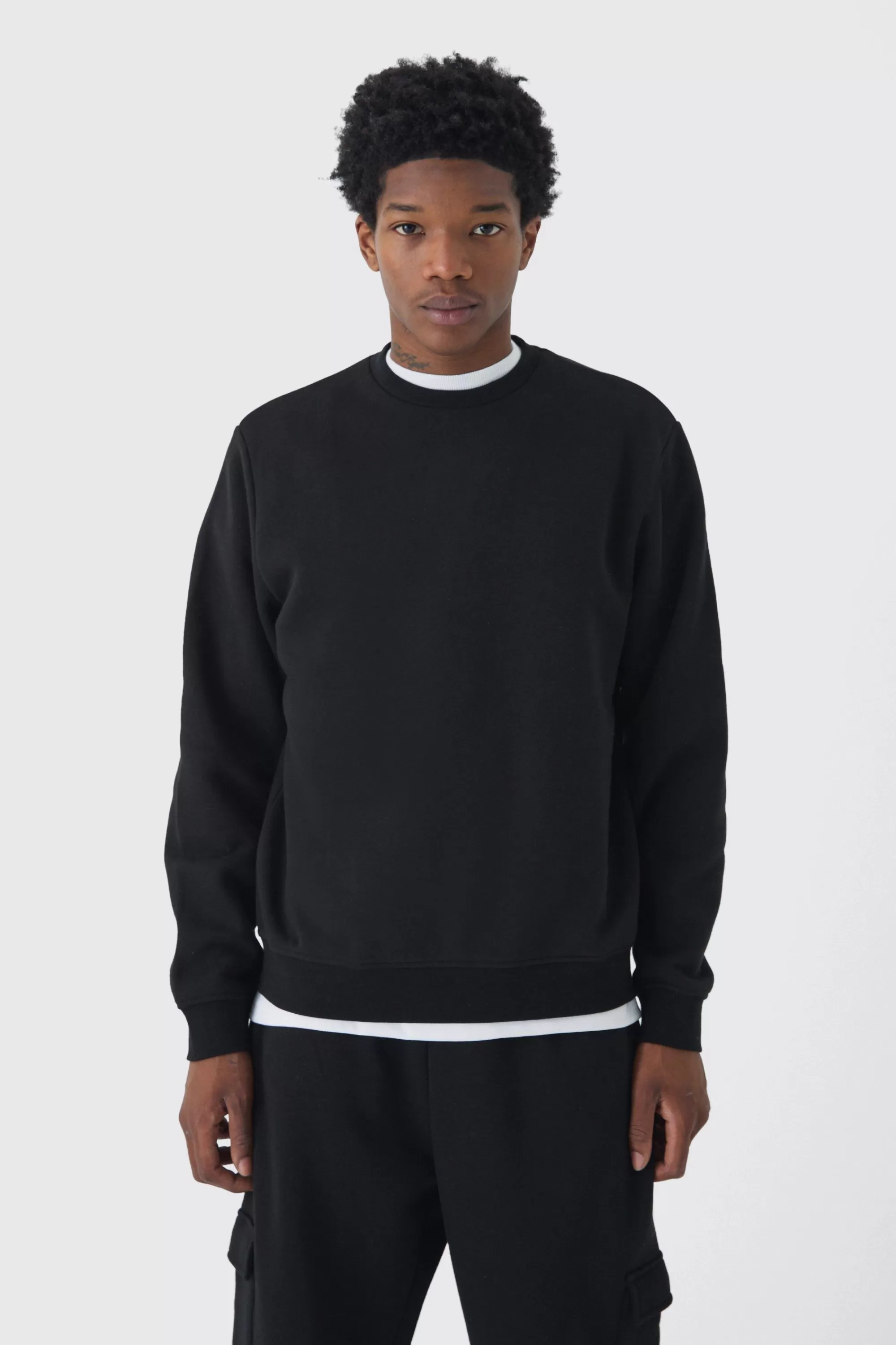 boohooMAN 330GSM Basic Crew Neck Sweatshirt | UK