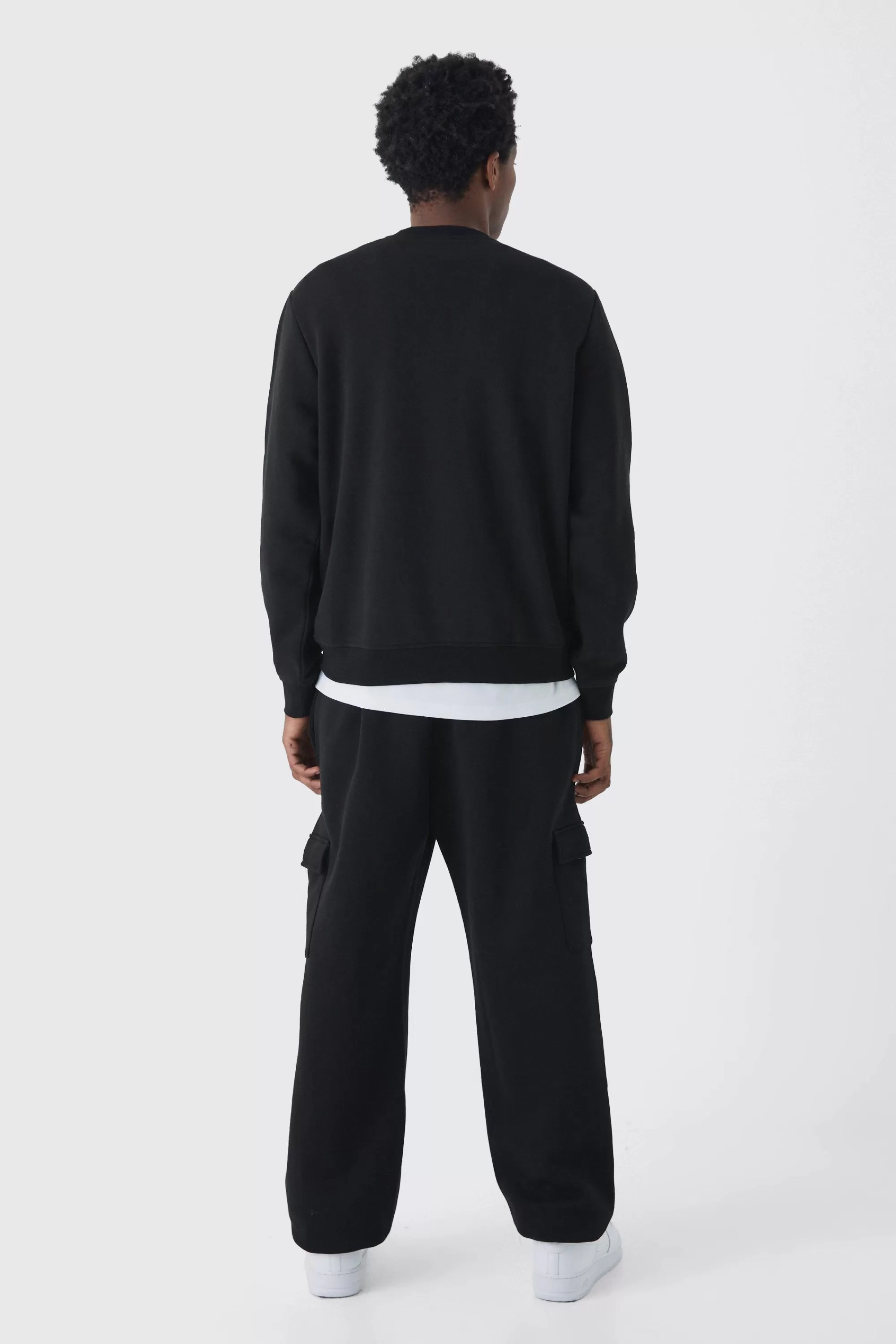boohooMAN 330GSM Basic Crew Neck Sweatshirt | UK