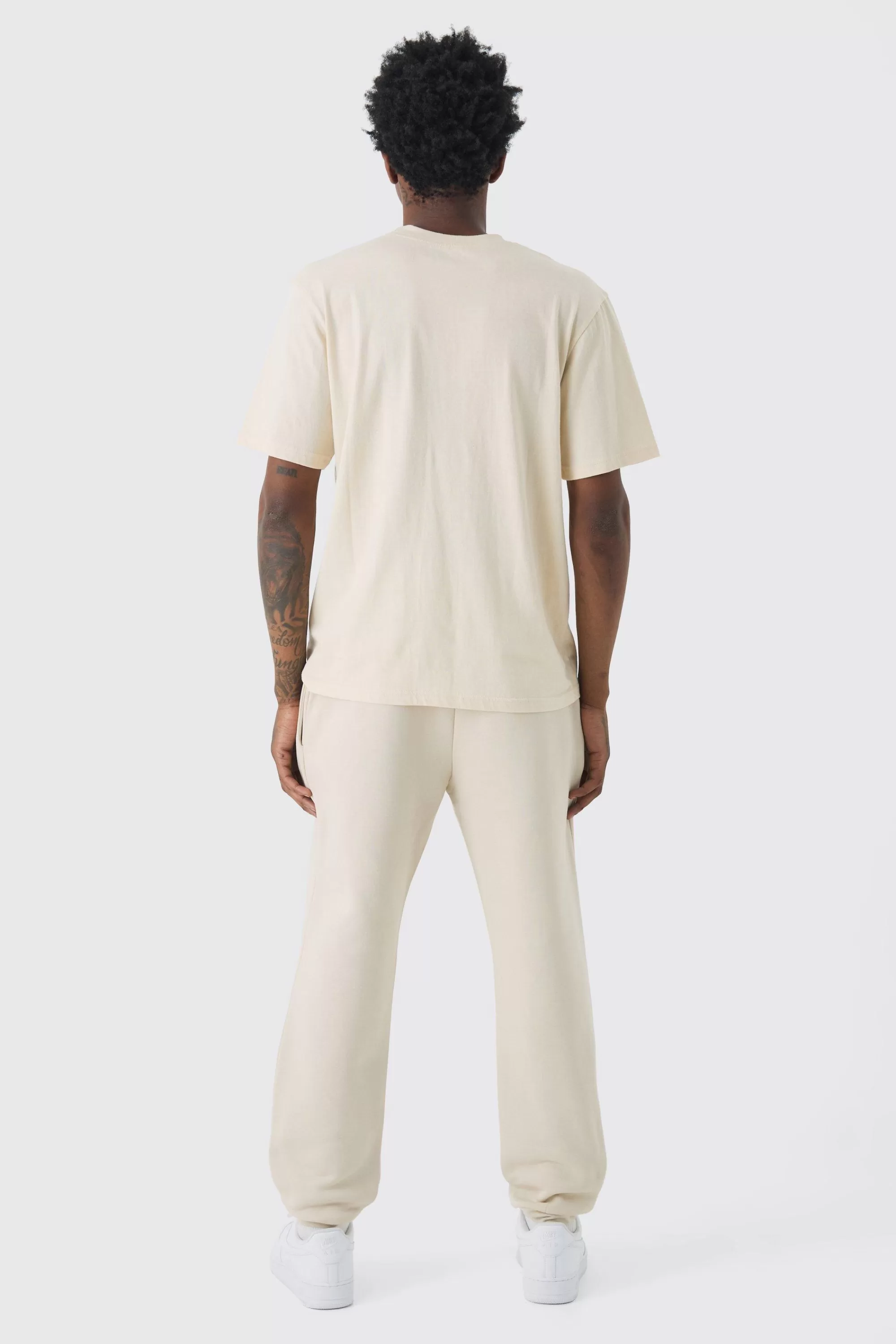 boohooMAN 330GSM Regular Fit Basic Jogger | UK