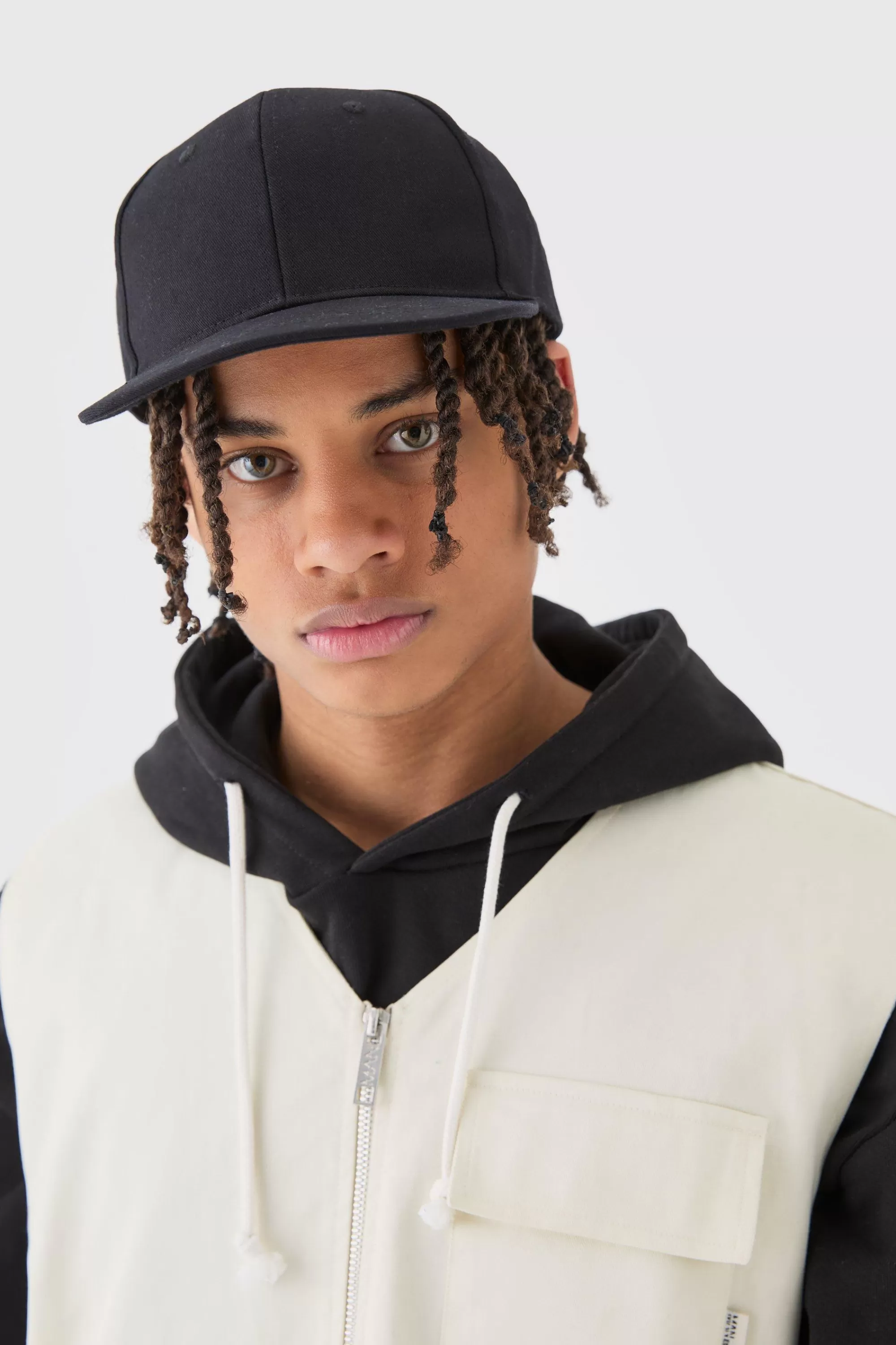 boohooMAN Basic Snapback Cap In | UK