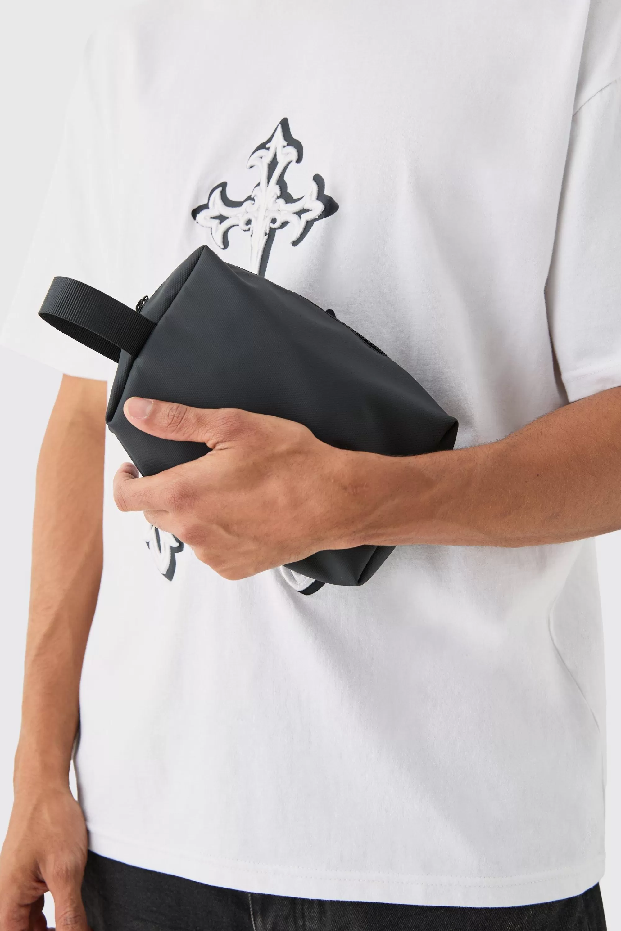 boohooMAN Basic Washbag In | UK