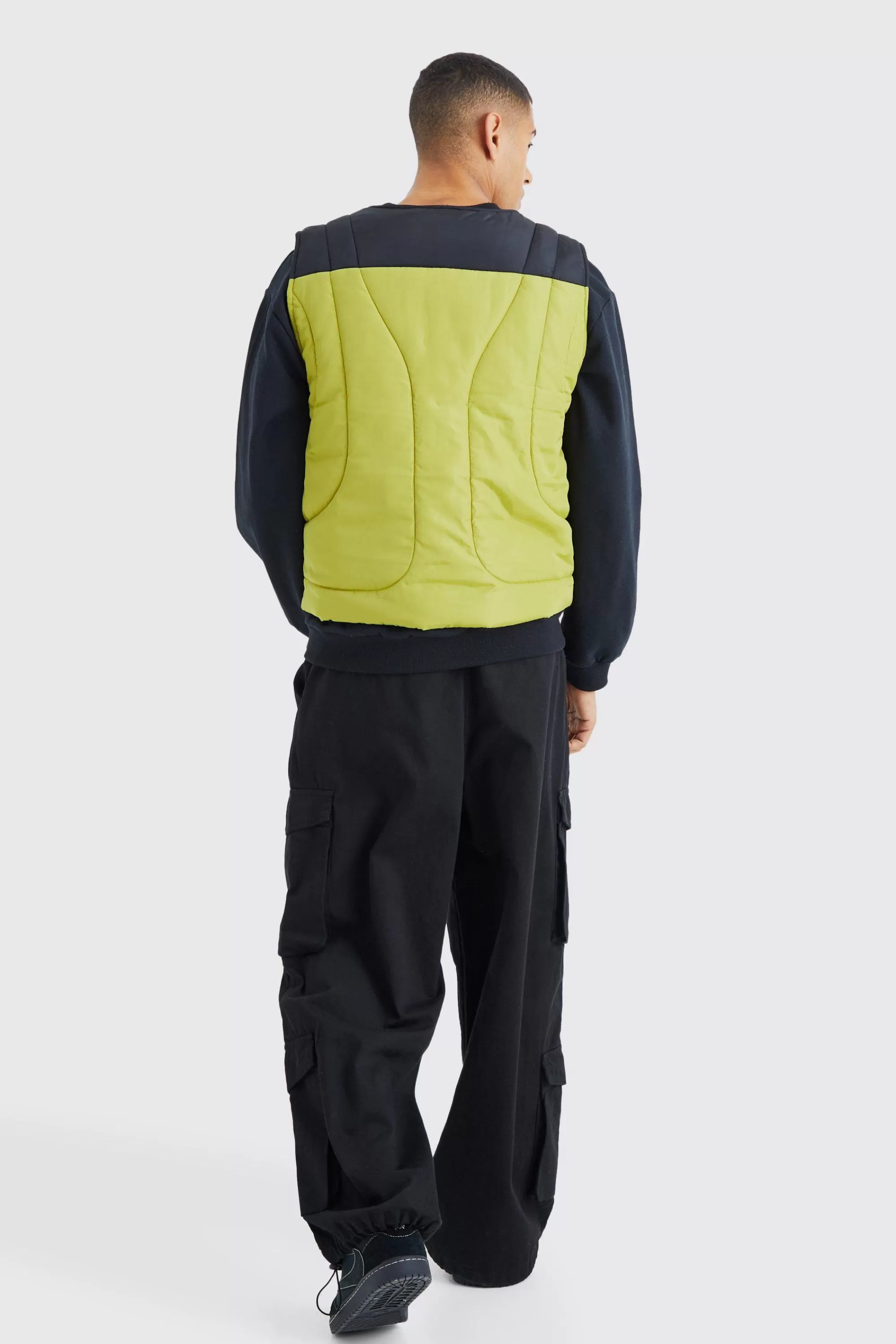 boohooMAN Boxy Curved Quilted Gilet | UK
