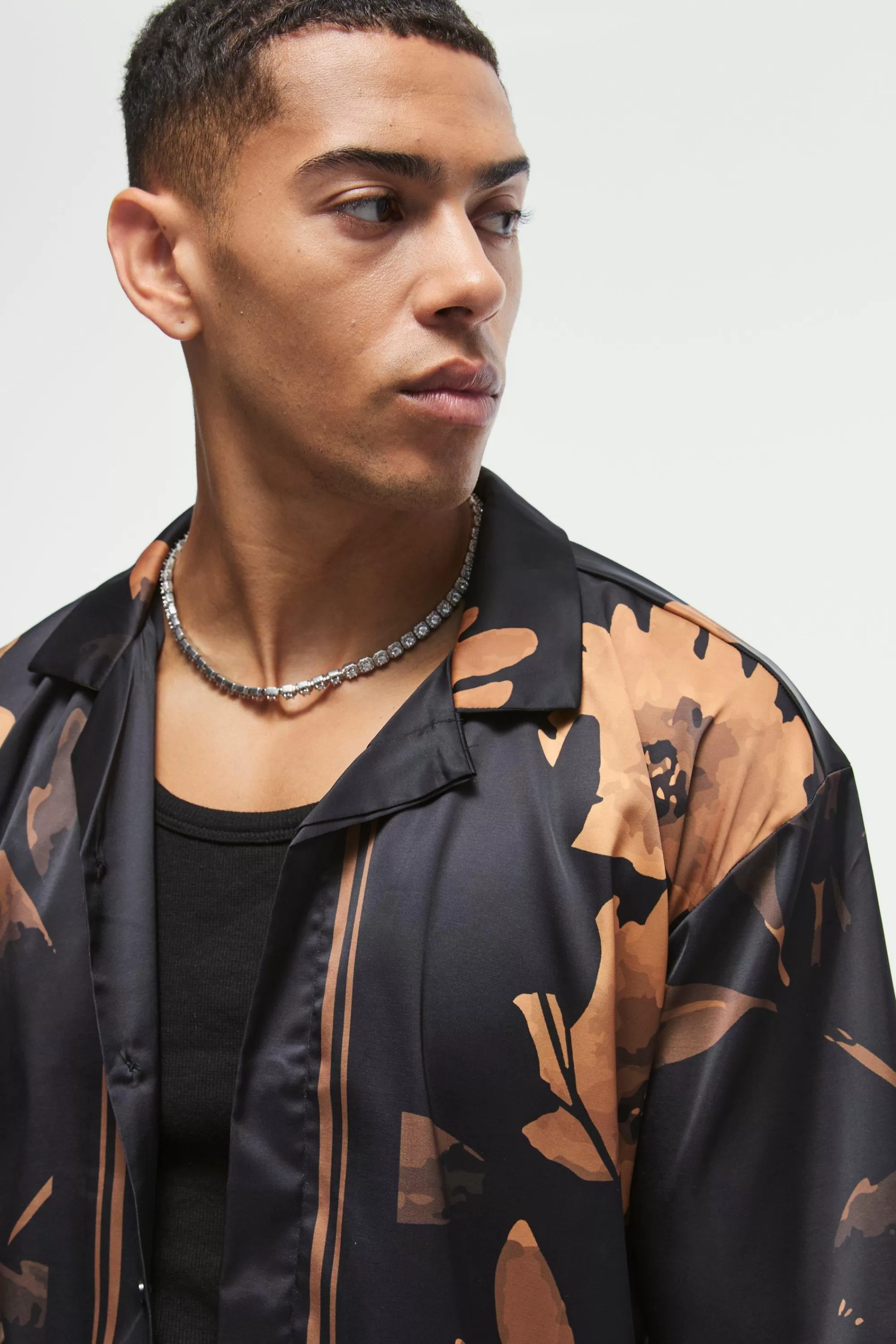 boohooMAN Boxy Printed Satin Revere Short Sleeve Shirt | UK