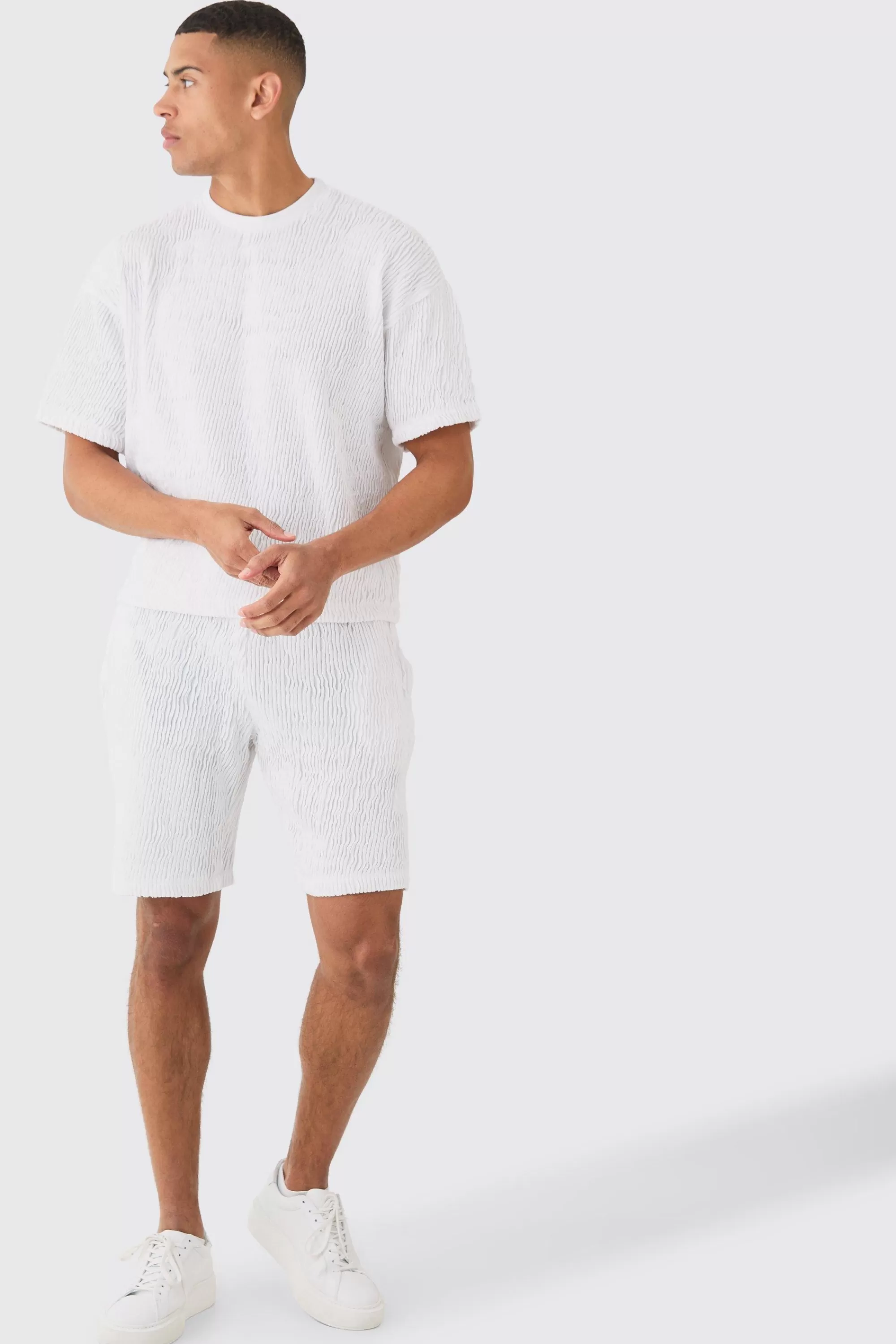 boohooMAN Boxy Ripple Pleated T-shirt And Short | UK