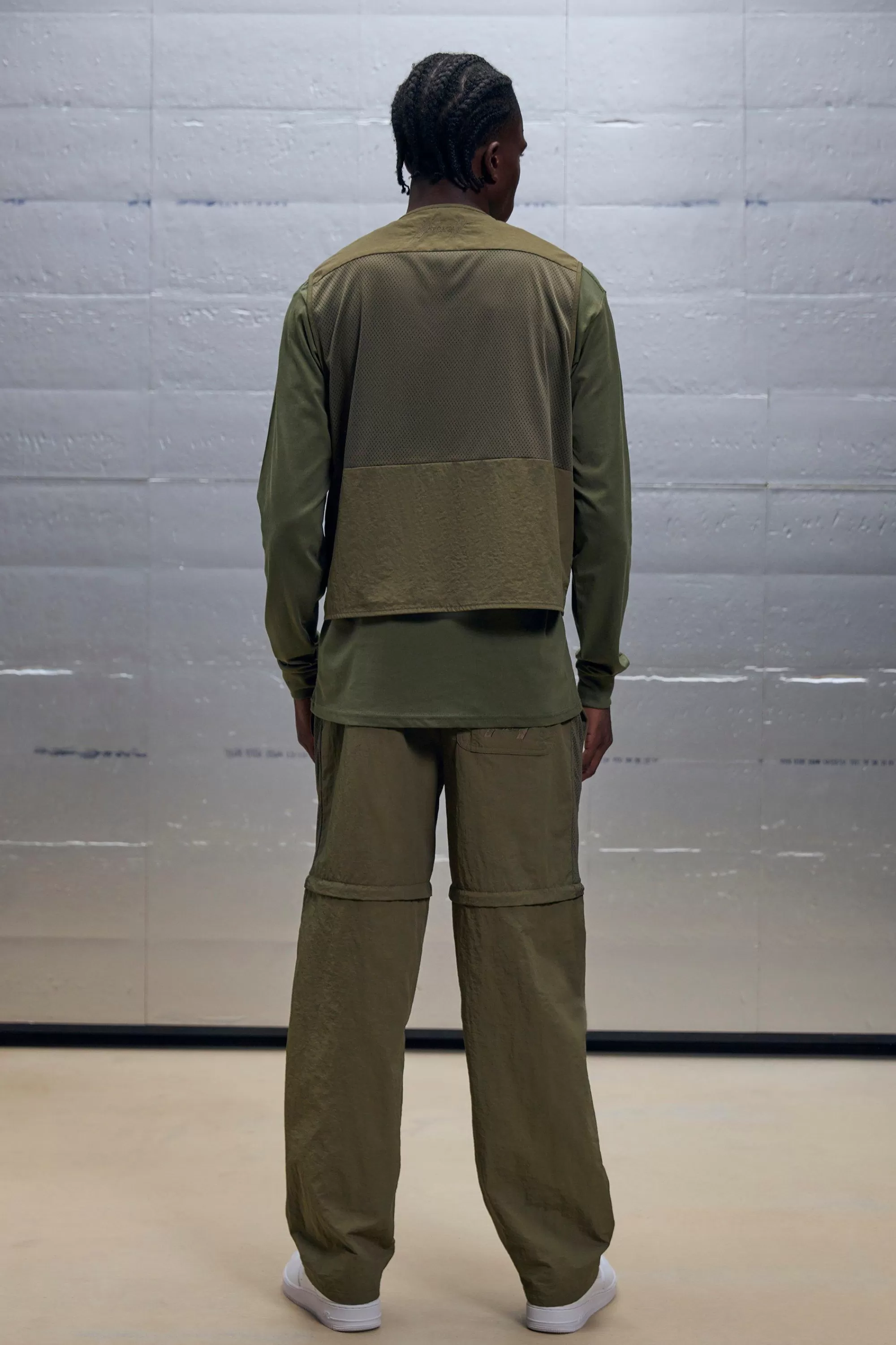 boohooMAN Boxy Utility Mesh Cargo Pocket Vest & Zip Off Trouser Set | UK