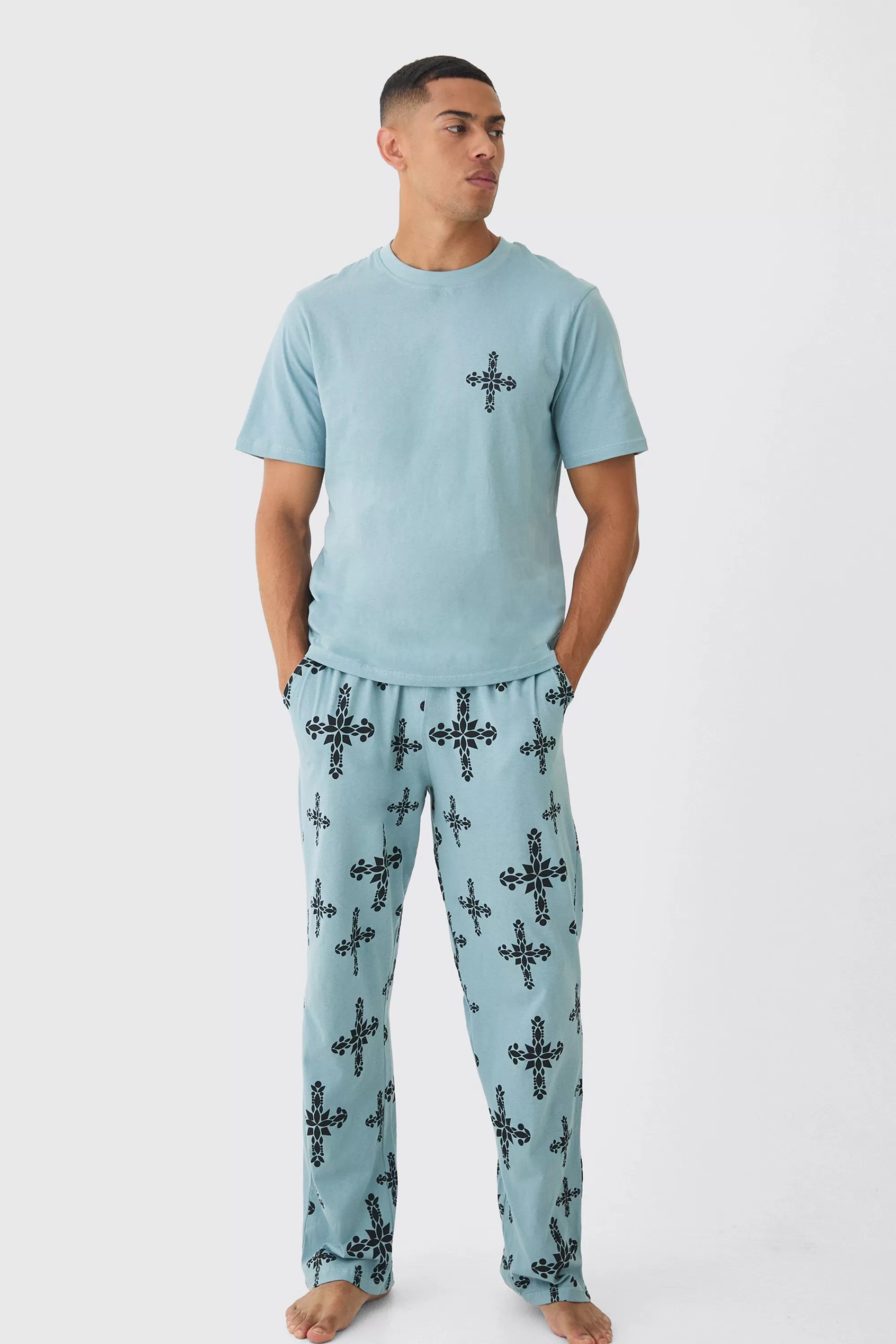 boohooMAN Cross Graphic Lounge Set | UK