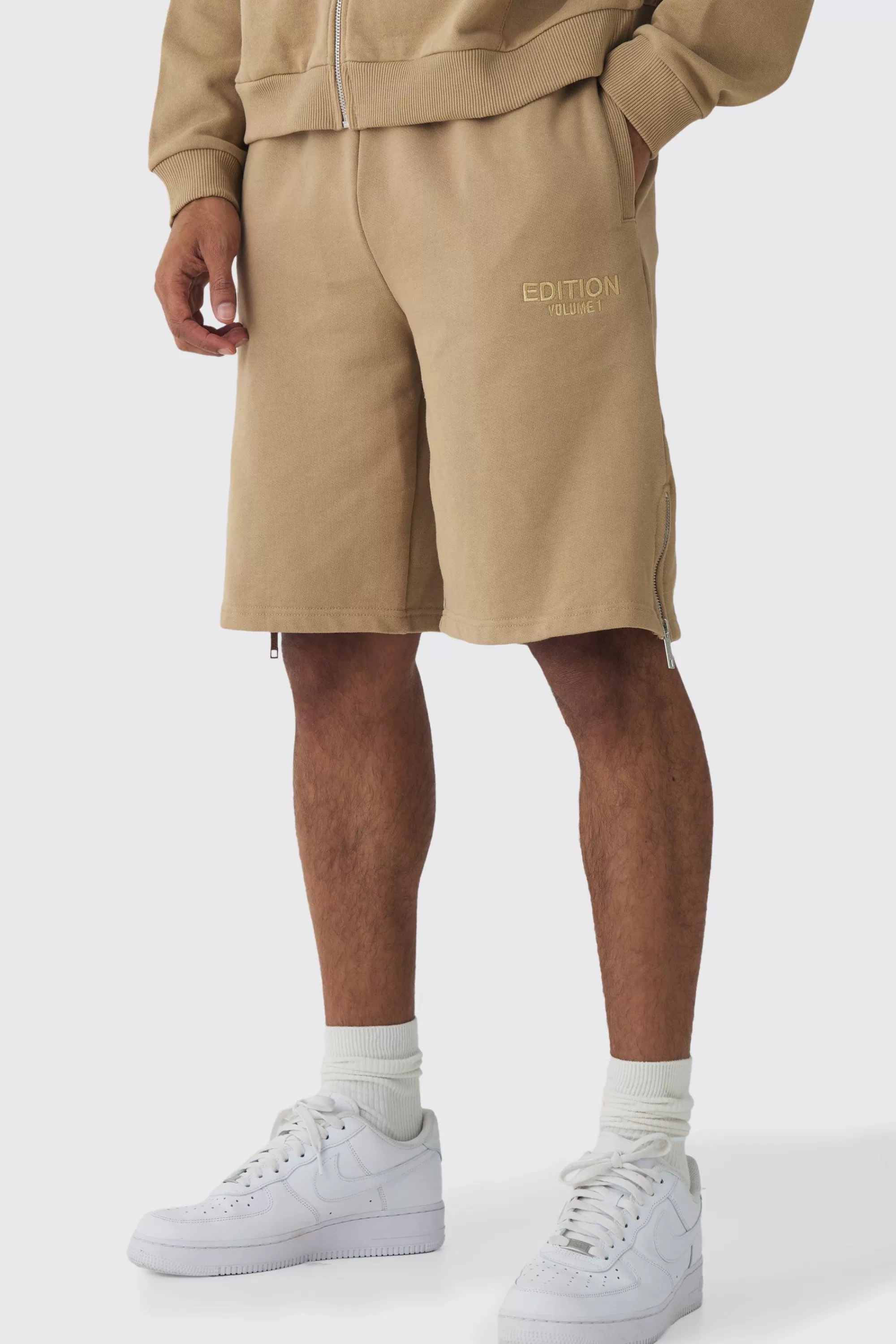 boohooMAN EDITION Oversized Heavyweight Zip Hem Shorts | UK
