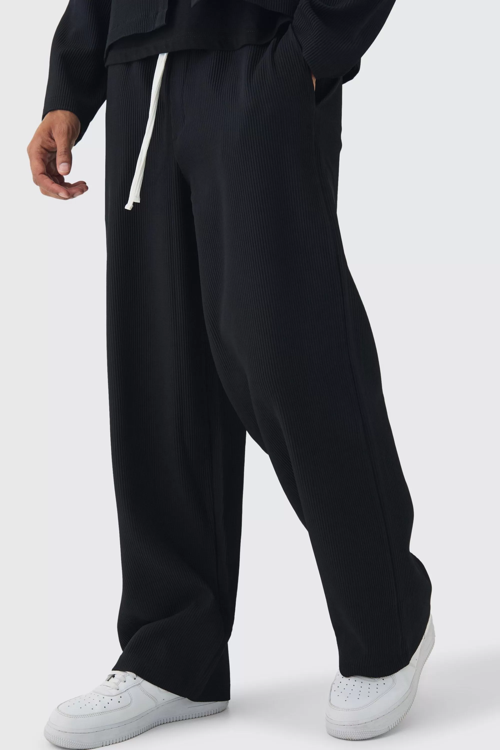 boohooMAN Elastic Waist Baggy Fit Contrast Drawcord Pleated Trouser | UK