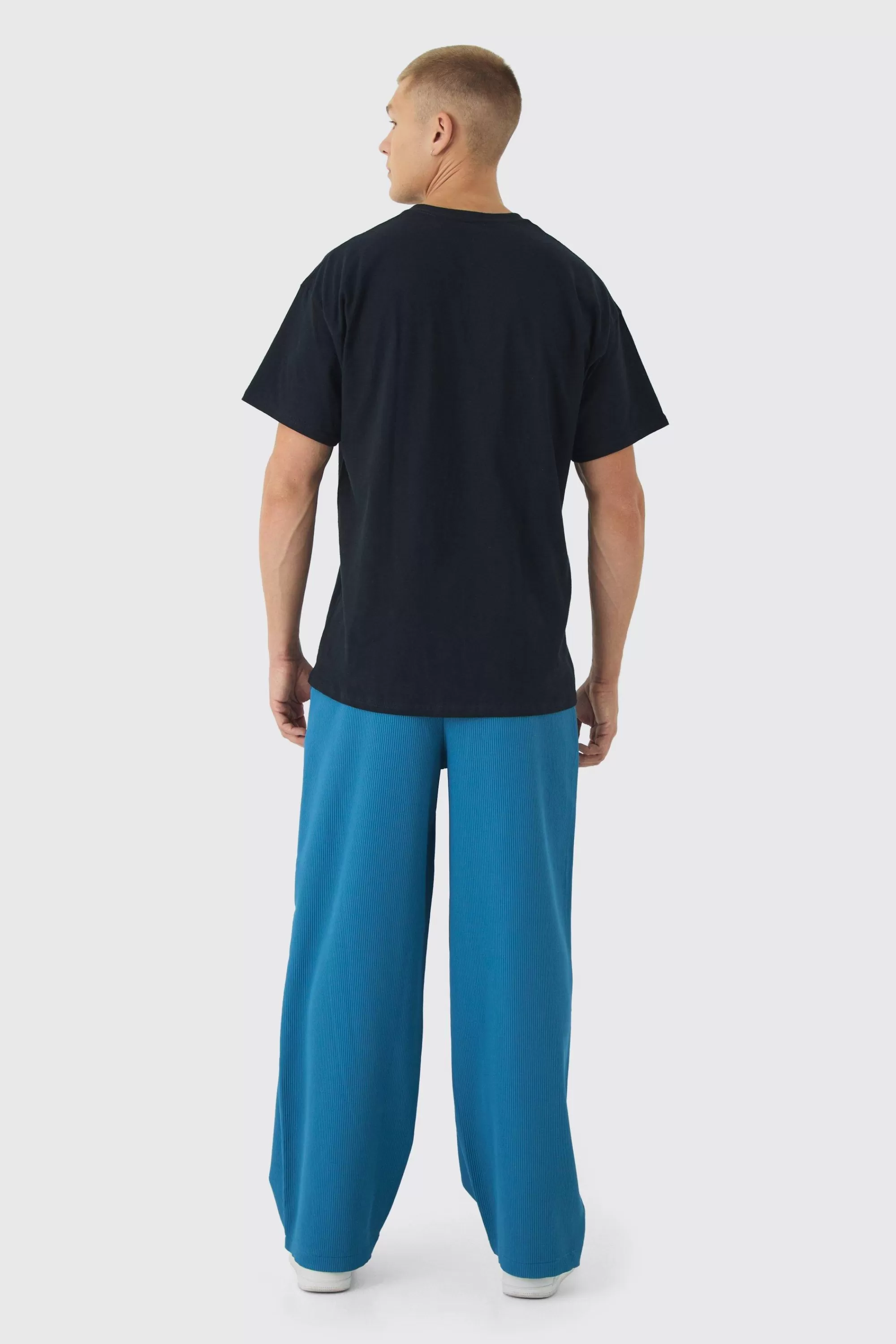 boohooMAN Elastic Waist Baggy Fit Contrast Drawcord Pleated Trouser | UK
