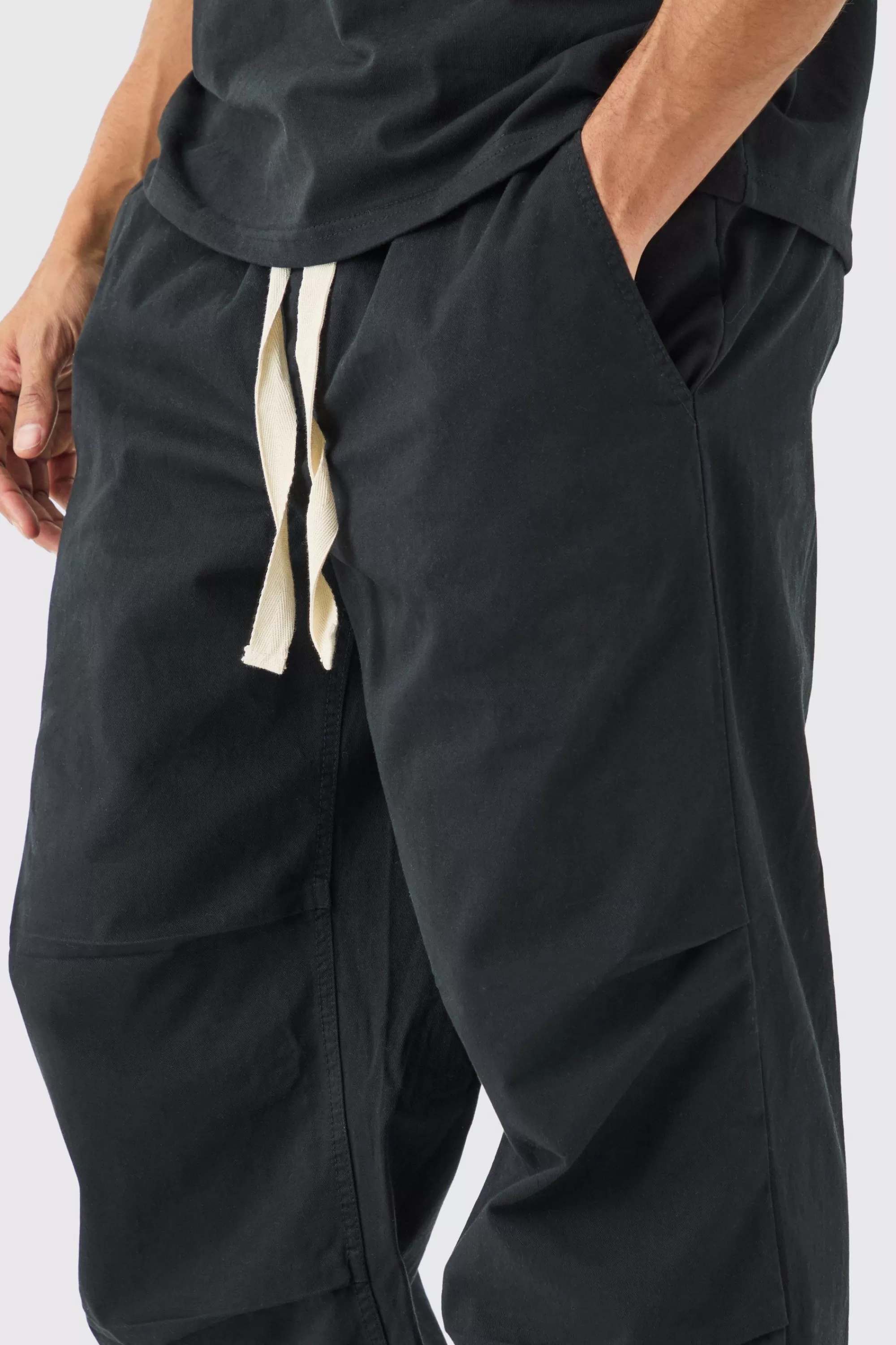 boohooMAN Elasticated Waist Contrast Drawcord Baggy Trouser | UK
