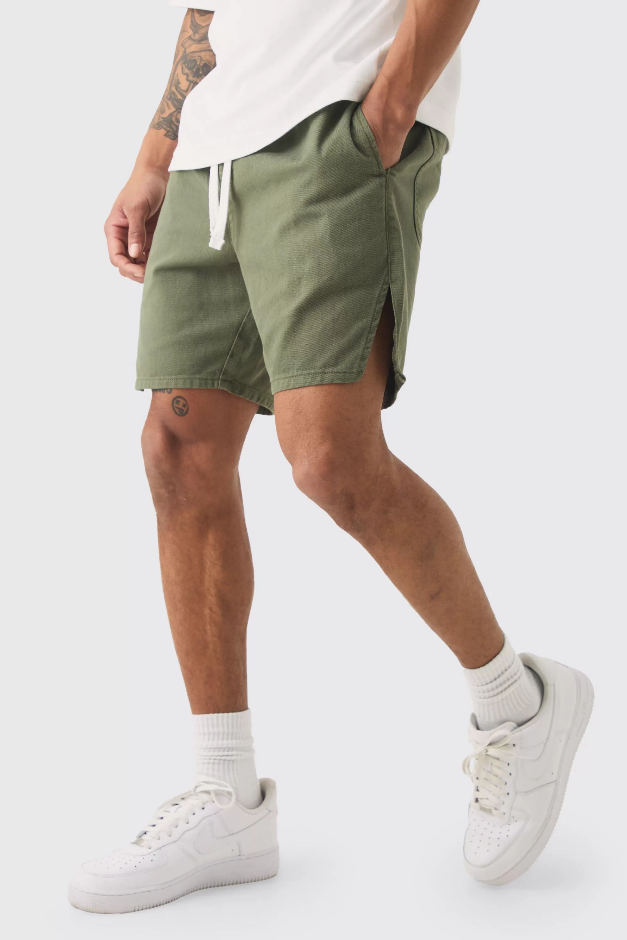 boohooMAN Elasticated Waist Contrast Drawcord Split Hem Shorts | UK
