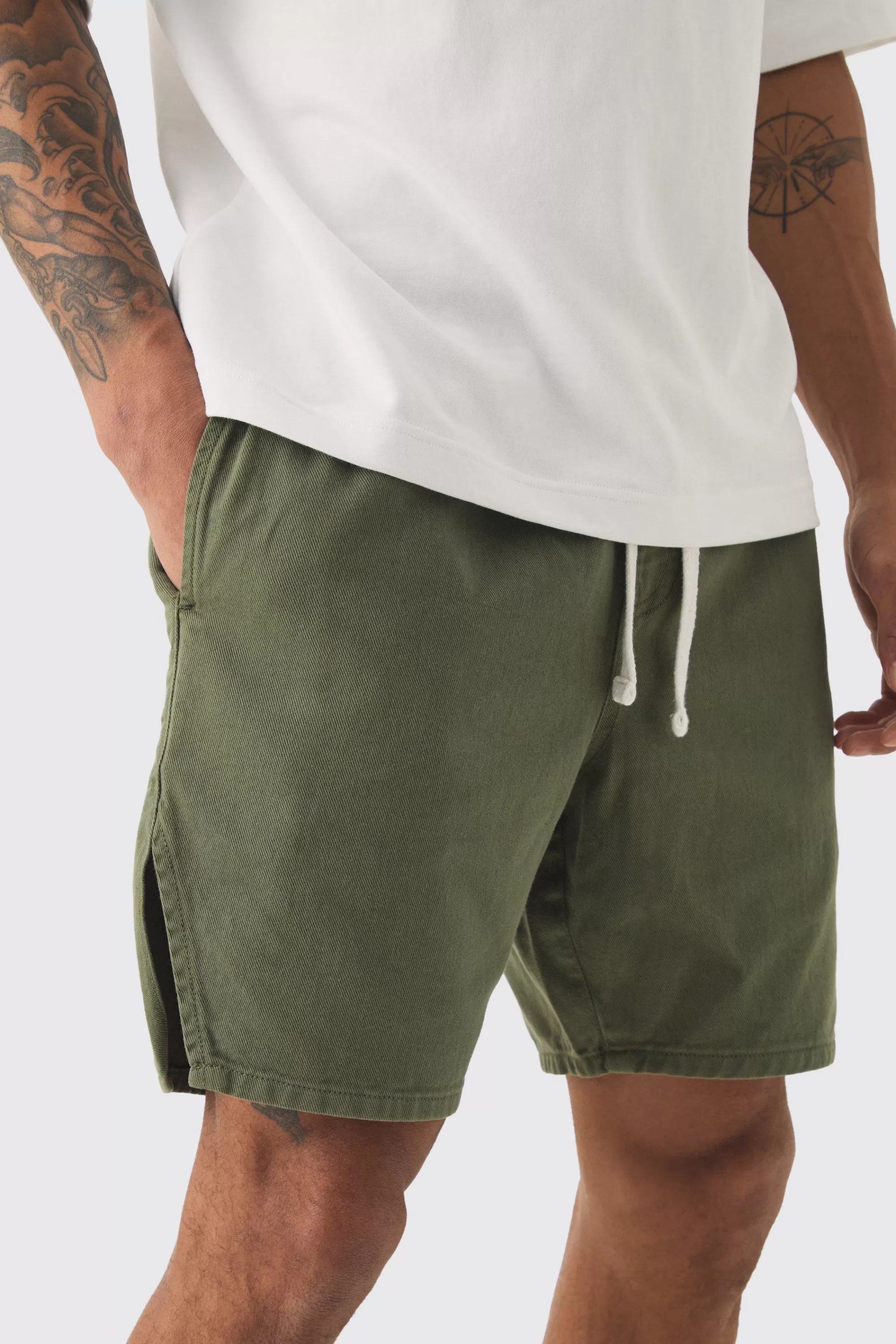 boohooMAN Elasticated Waist Contrast Drawcord Split Hem Shorts | UK
