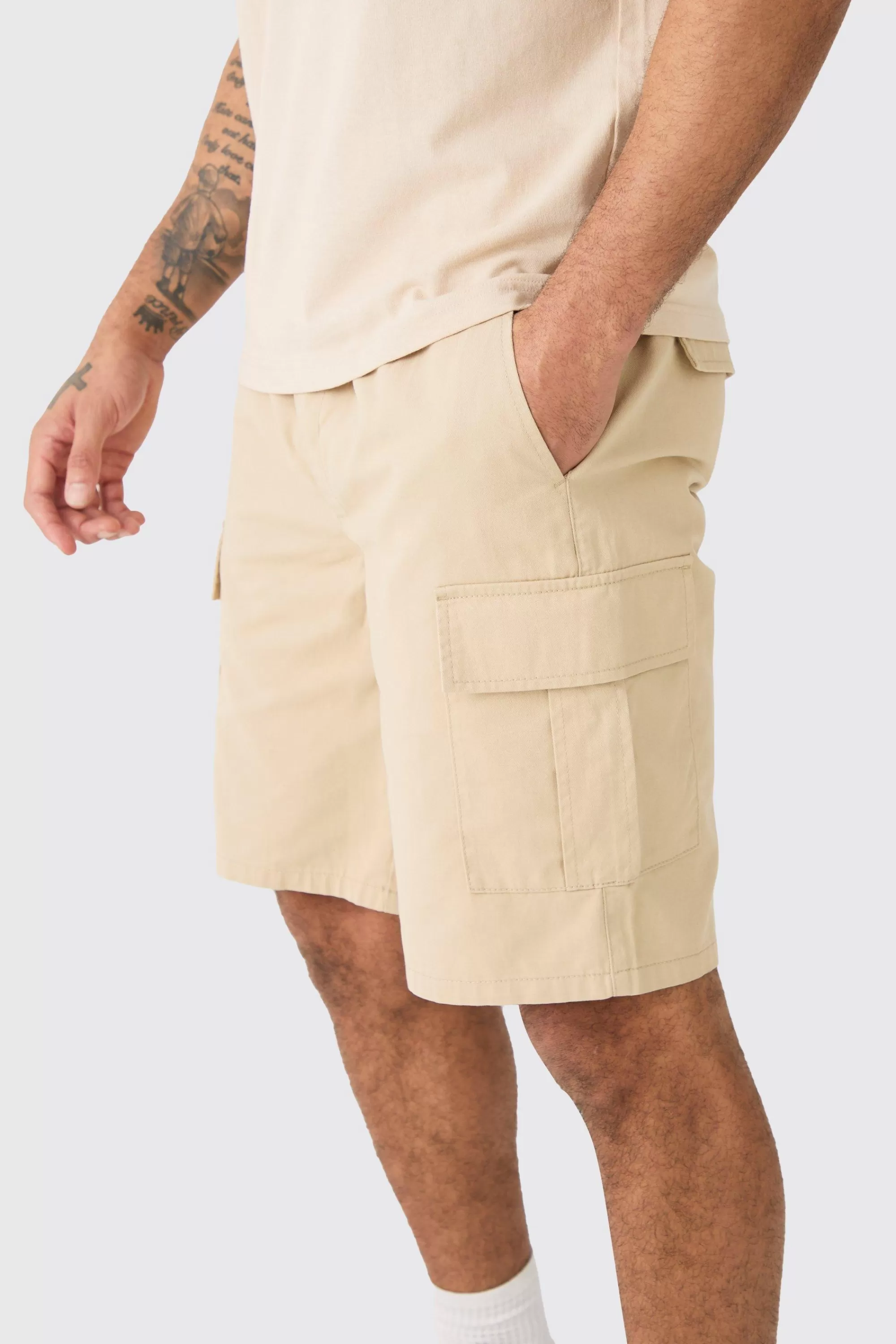 boohooMAN Elasticated Waist Relaxed Fit Cargo Shorts | UK