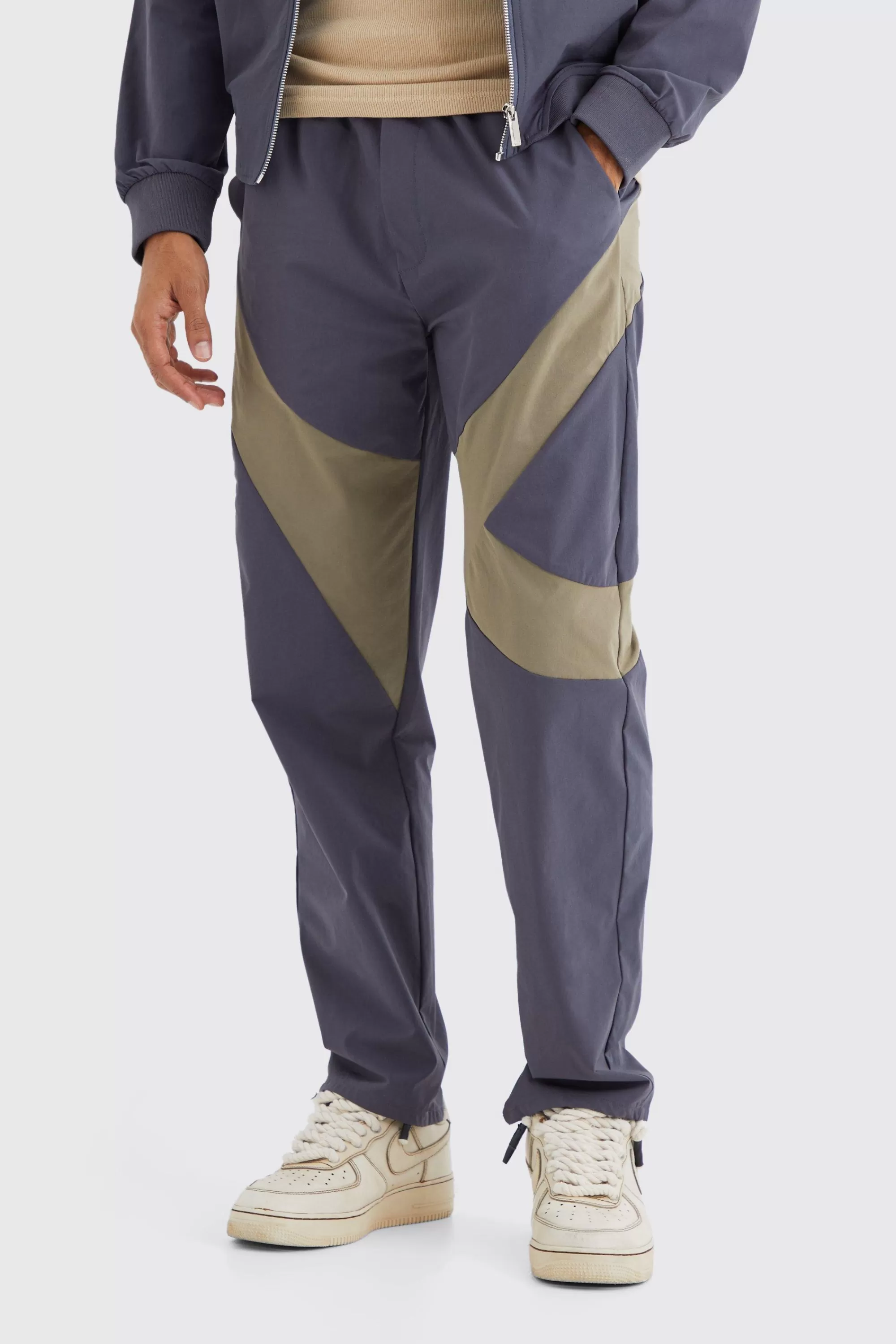 boohooMAN Elasticated Waist Straight Technical Stretch Panel Trouser | UK