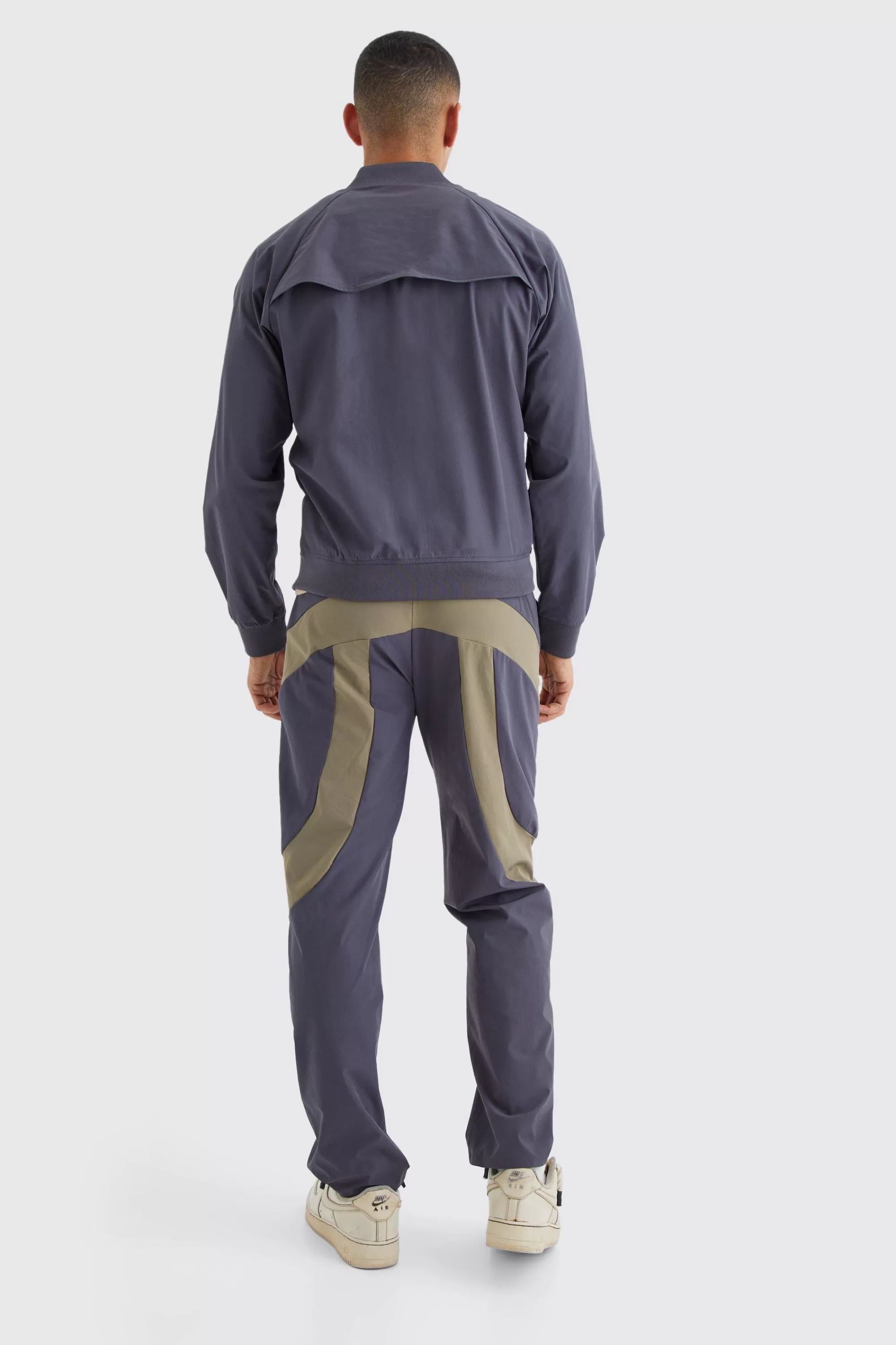boohooMAN Elasticated Waist Straight Technical Stretch Panel Trouser | UK