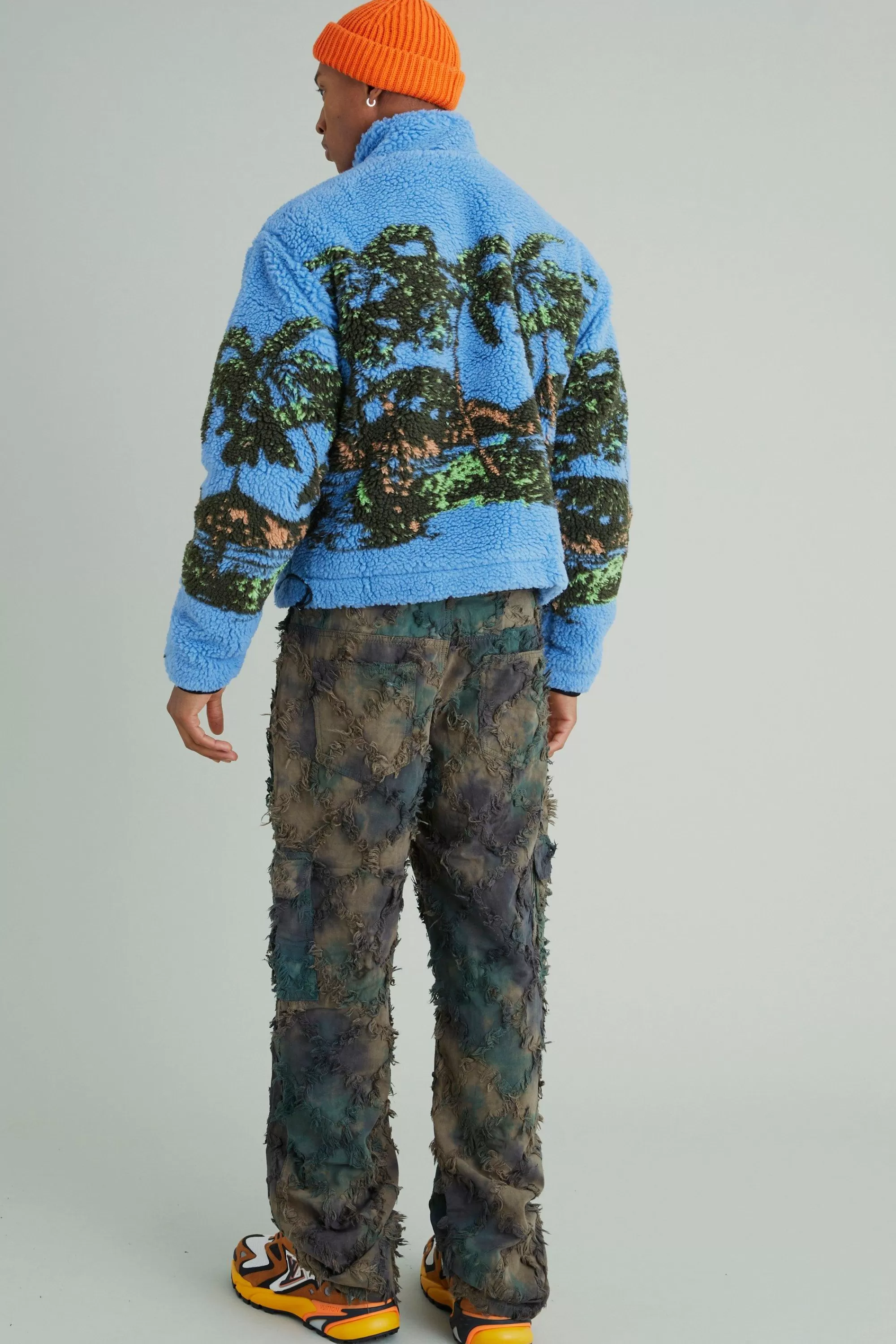 boohooMAN Fixed Waist Relaxed Oil Camo Cargo Tapestry Trouser | UK