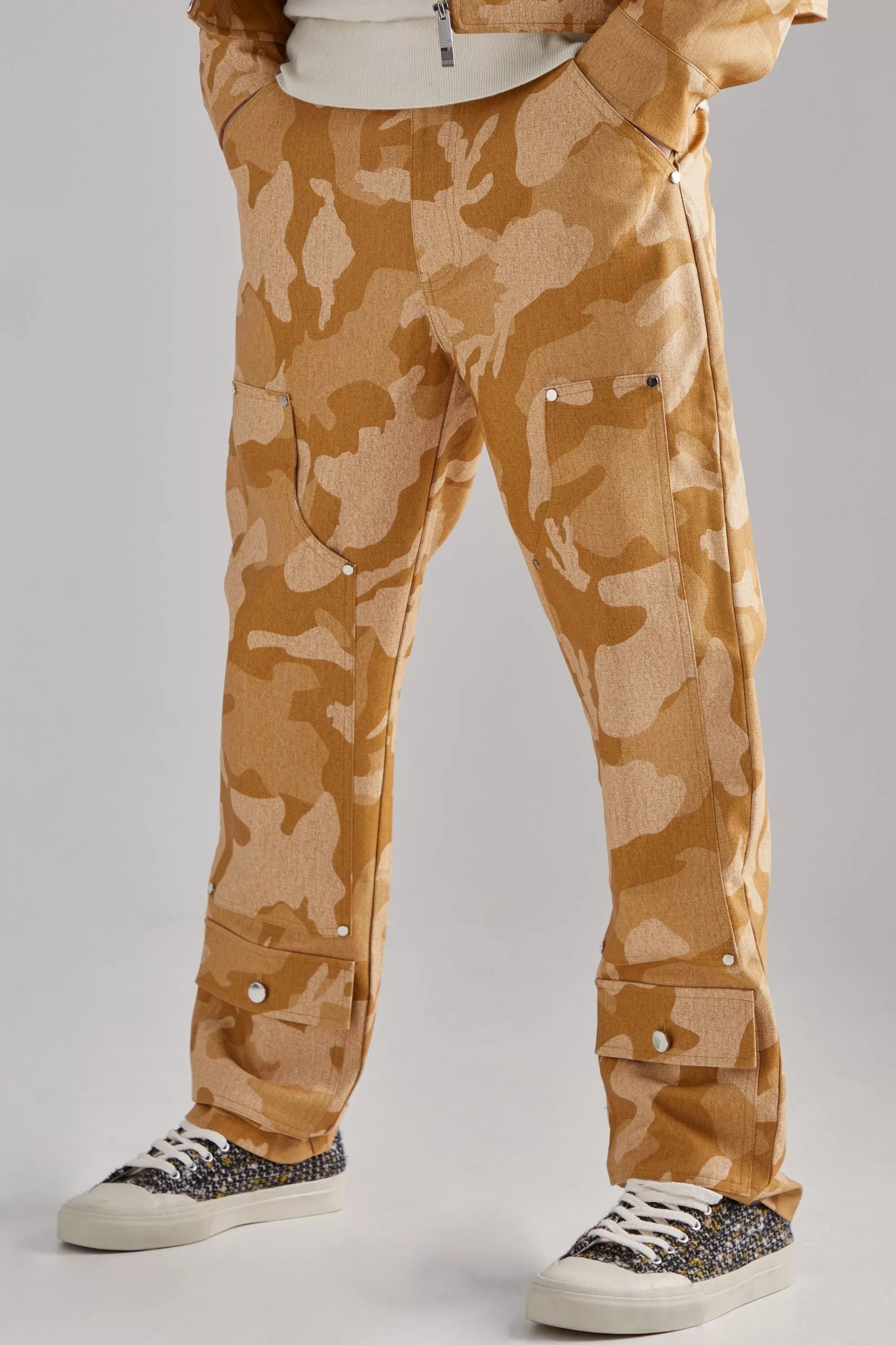 boohooMAN Fixed Waist Straight Fit Camo Carpenter Trousers | UK