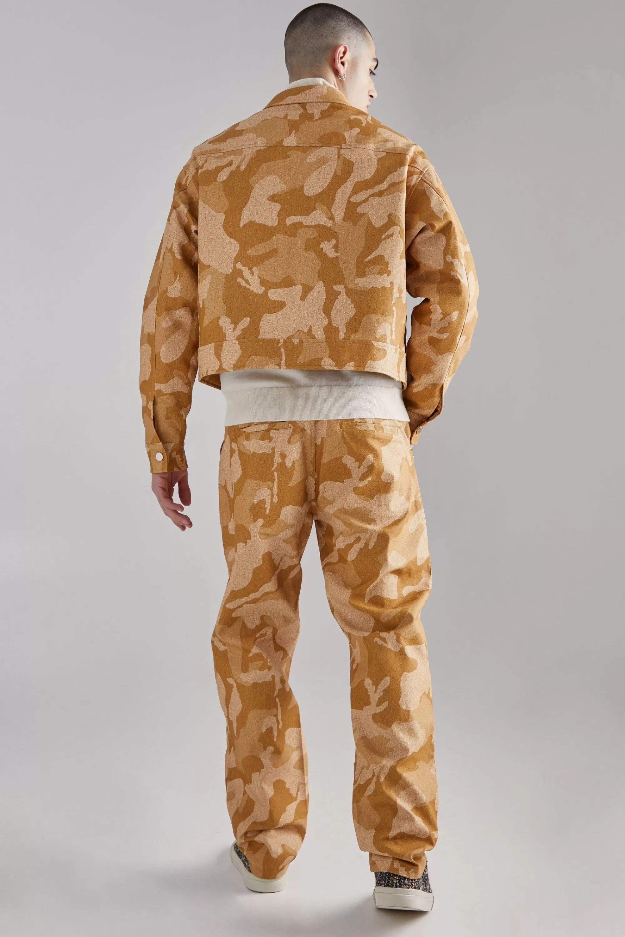 boohooMAN Fixed Waist Straight Fit Camo Carpenter Trousers | UK