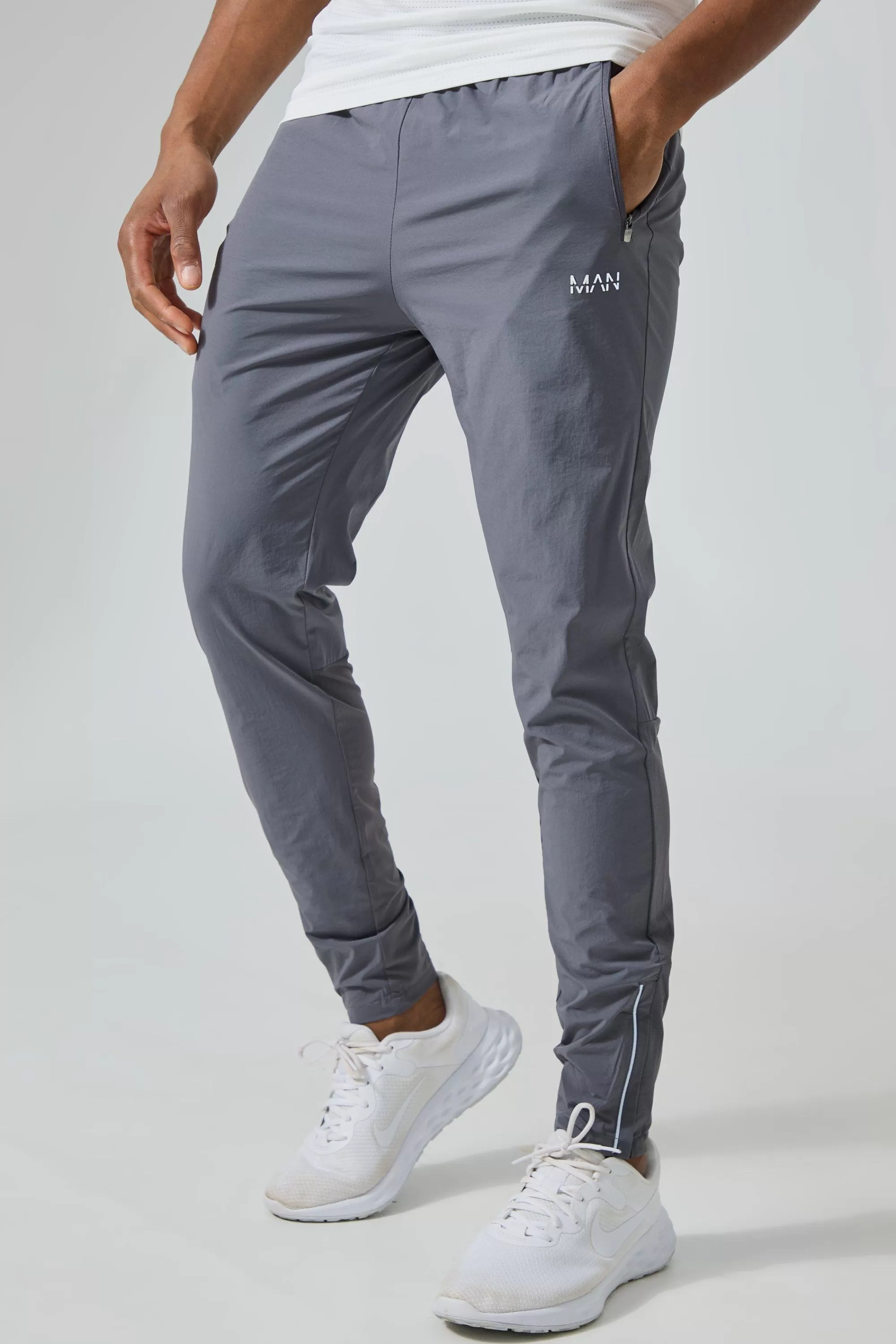 boohooMAN Man Active Gym Lightweight Jogger | UK