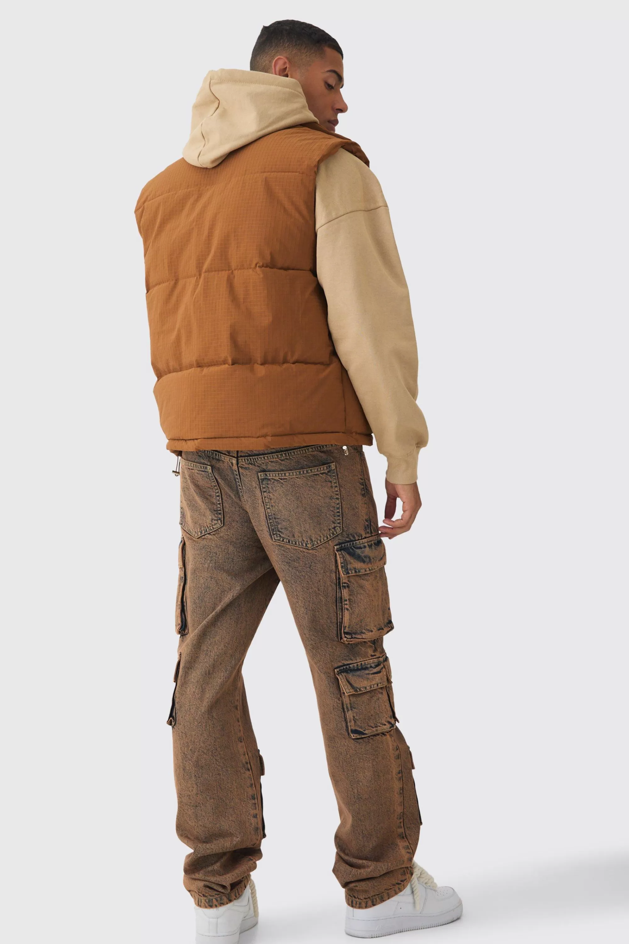 boohooMAN Man Tab Ripstop Funnel Neck Puffer Gilet In | UK