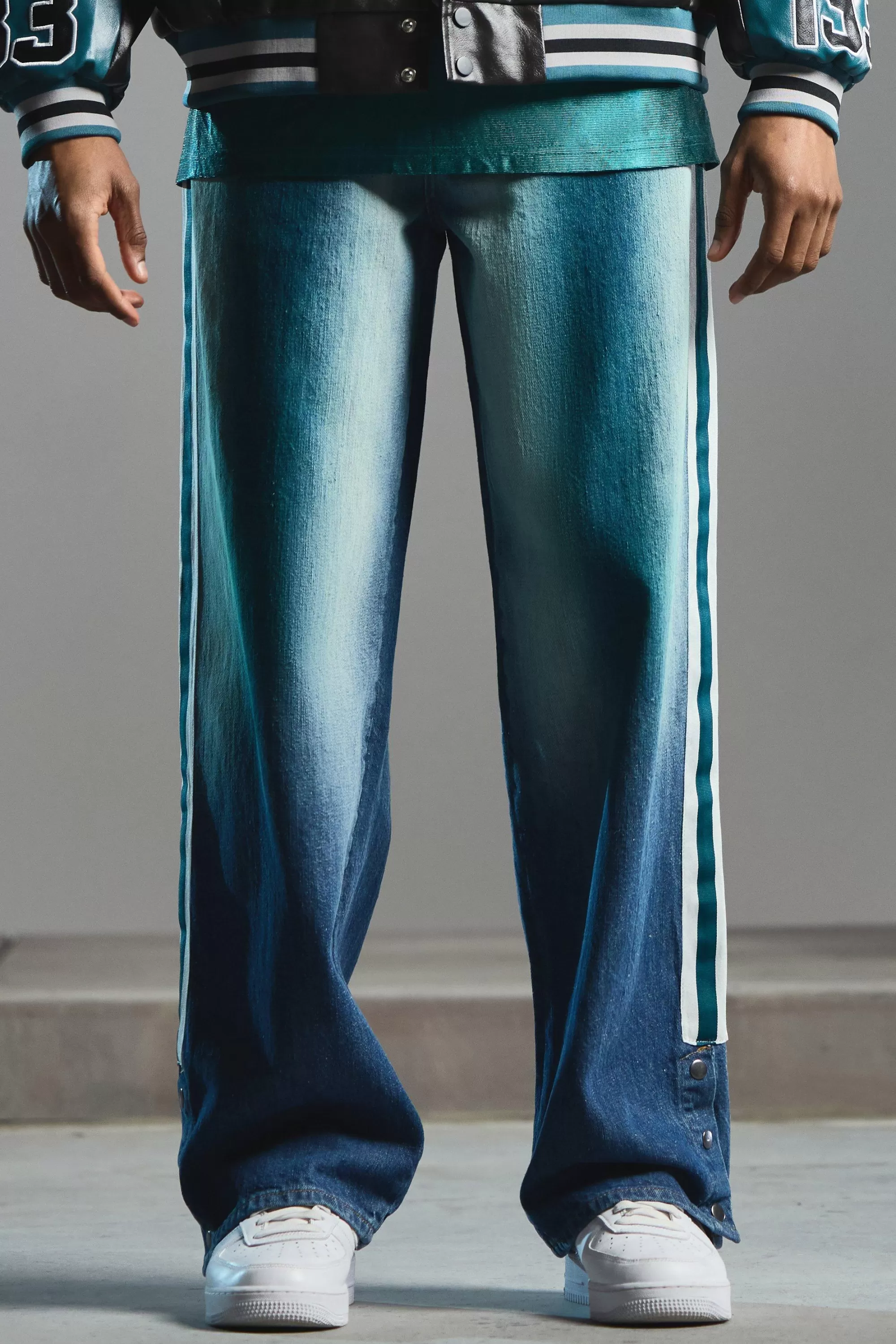 boohooMAN Nfl Eagles Baggy Rigid Popper Hem Tinted Jeans | UK