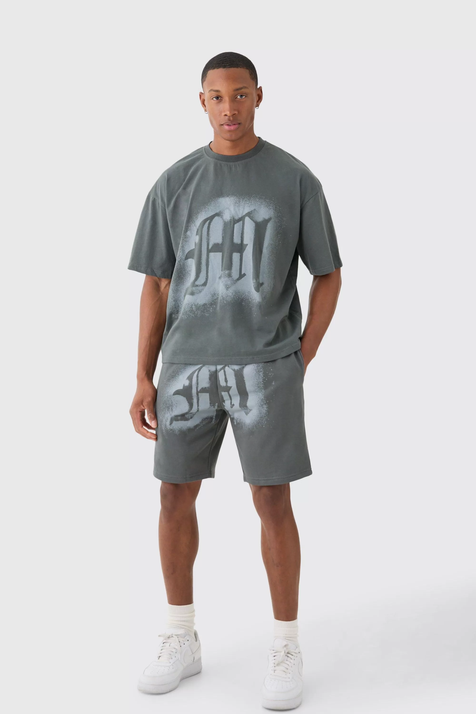 boohooMAN Oversized Boxy Graffiti Spray Graphic T-shirt Set | UK
