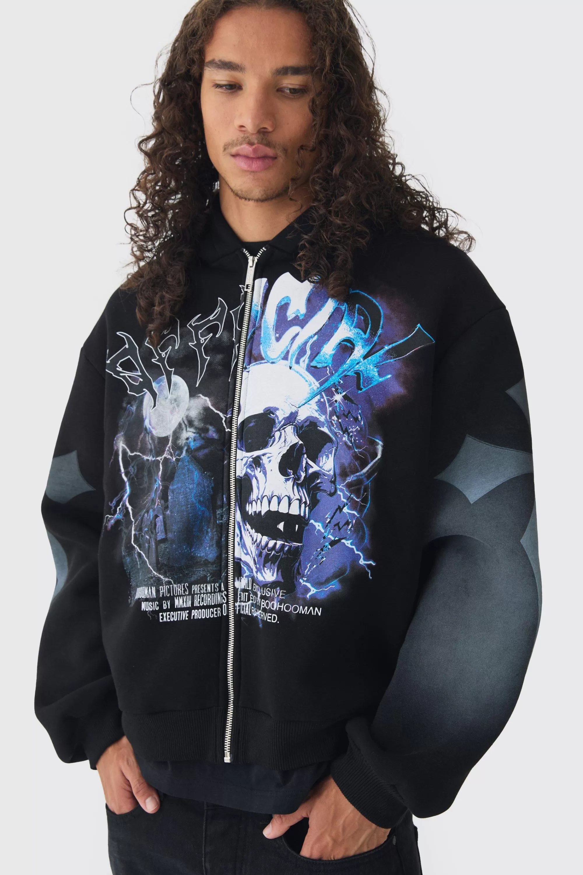 boohooMAN Oversized Boxy Offcl Gothic Skull Zip Through Print Hoodie | UK