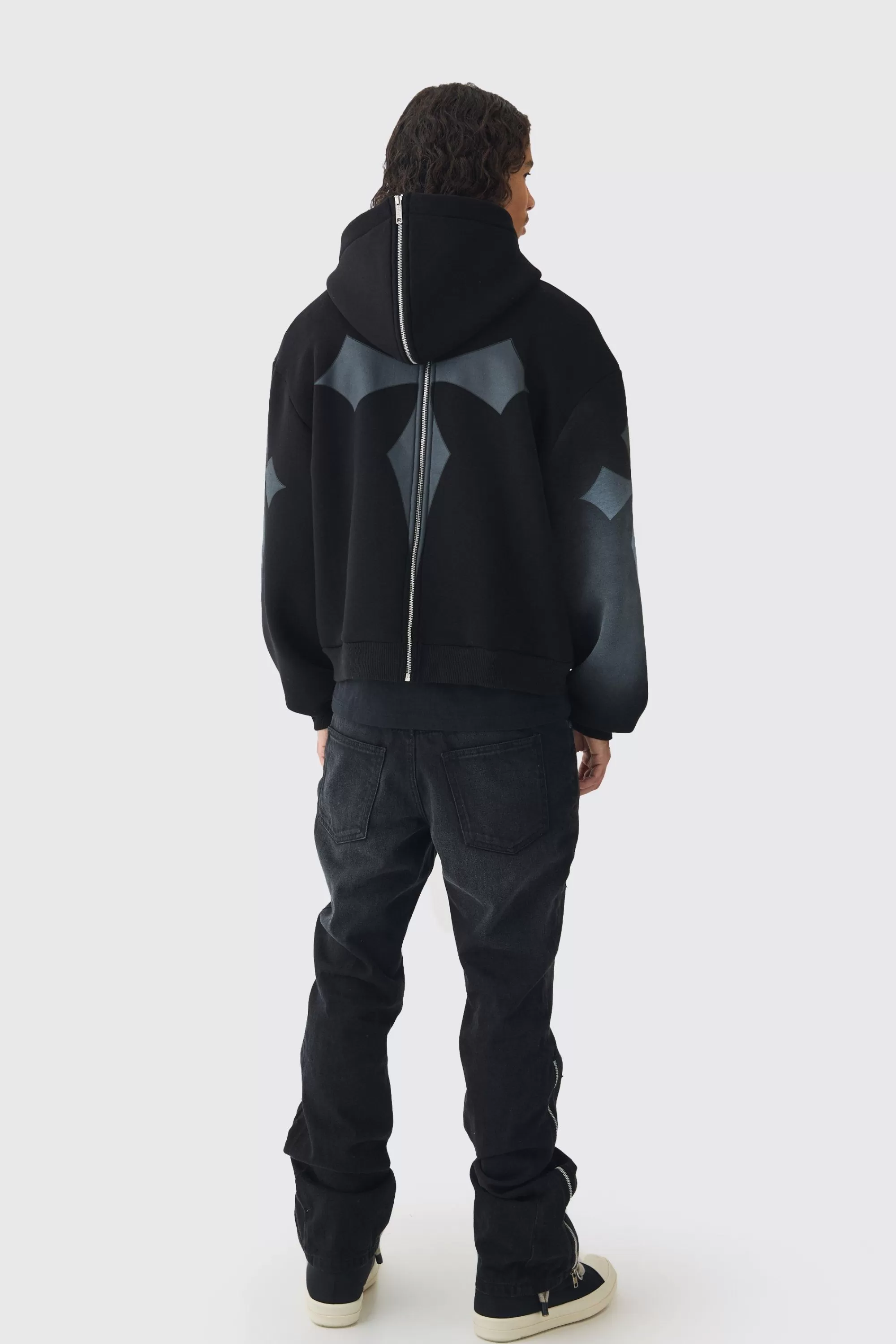 boohooMAN Oversized Boxy Offcl Gothic Skull Zip Through Print Hoodie | UK