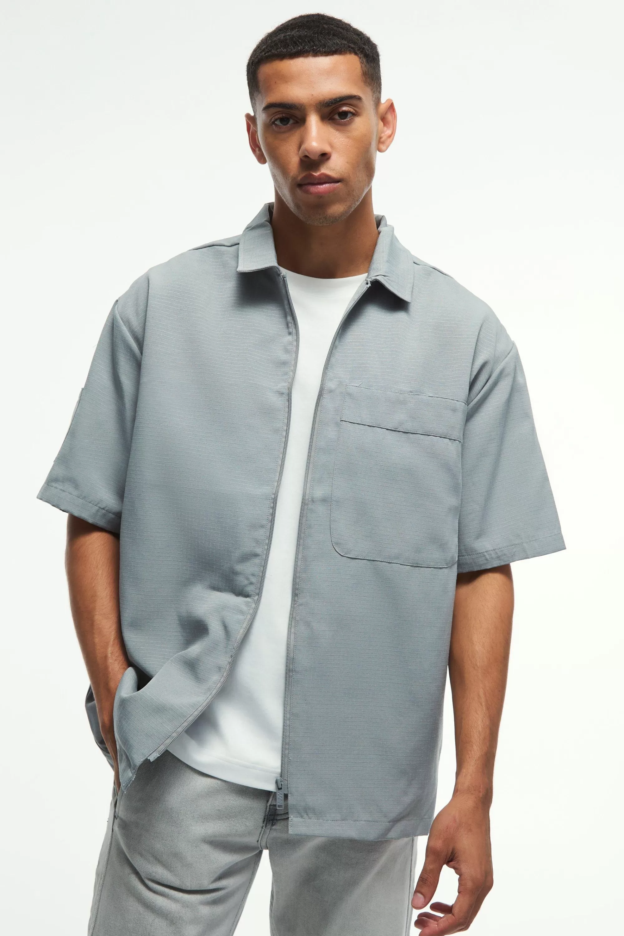 boohooMAN Oversized Boxy Ripstop Zip Through Shirt | UK