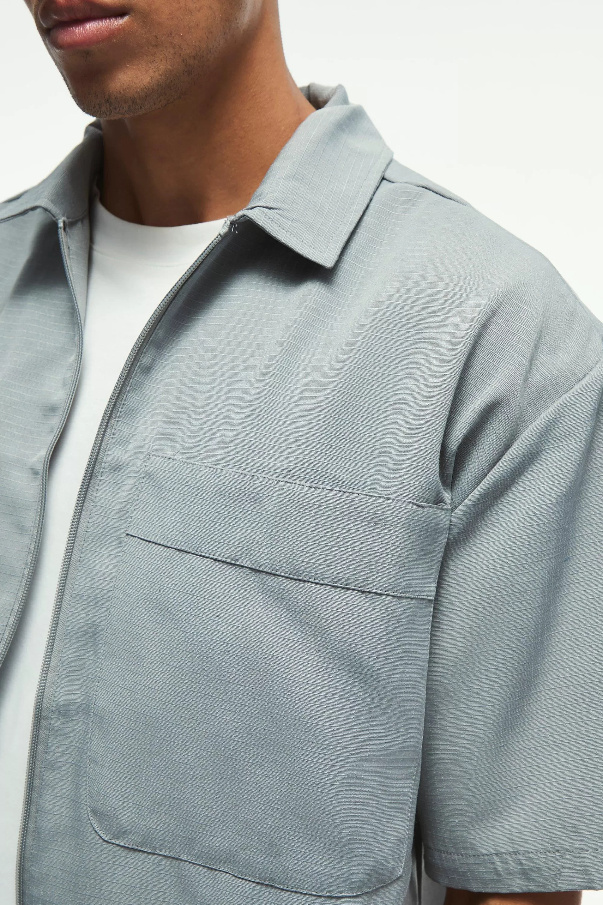 boohooMAN Oversized Boxy Ripstop Zip Through Shirt | UK