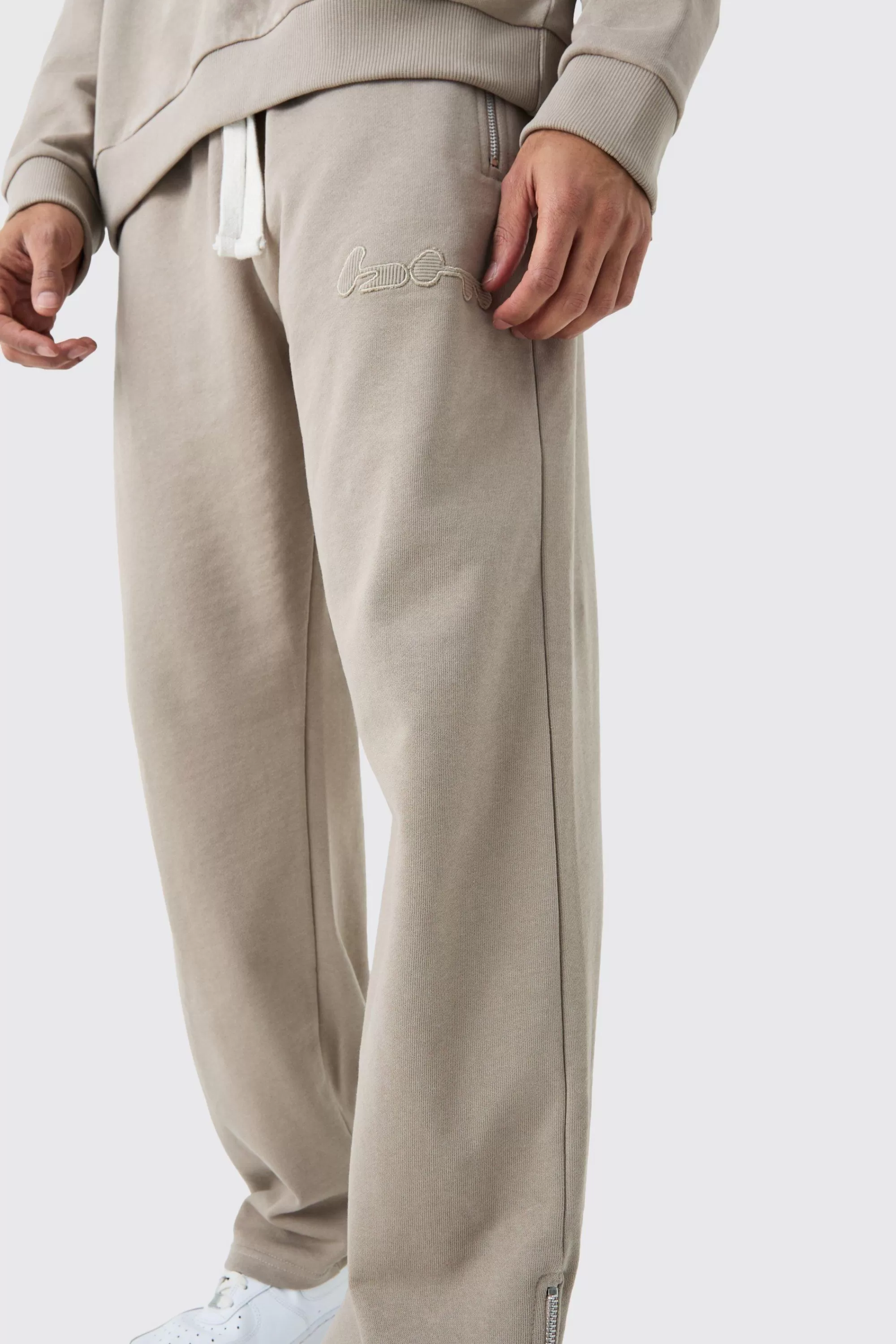 boohooMAN Oversized Loopback Ribbed Applique Zip Jogger | UK
