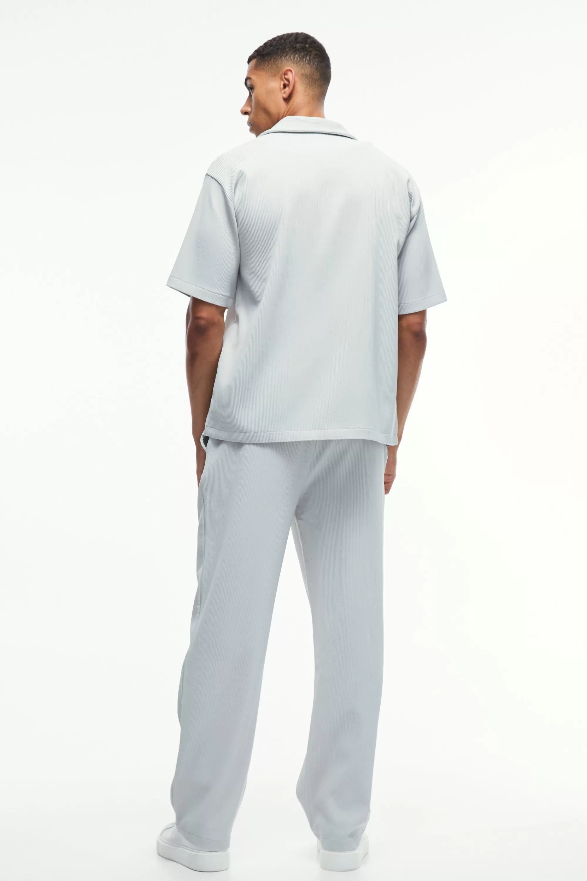 boohooMAN Oversized Short Sleeve Pleated Shirt & Straight Trouser | UK