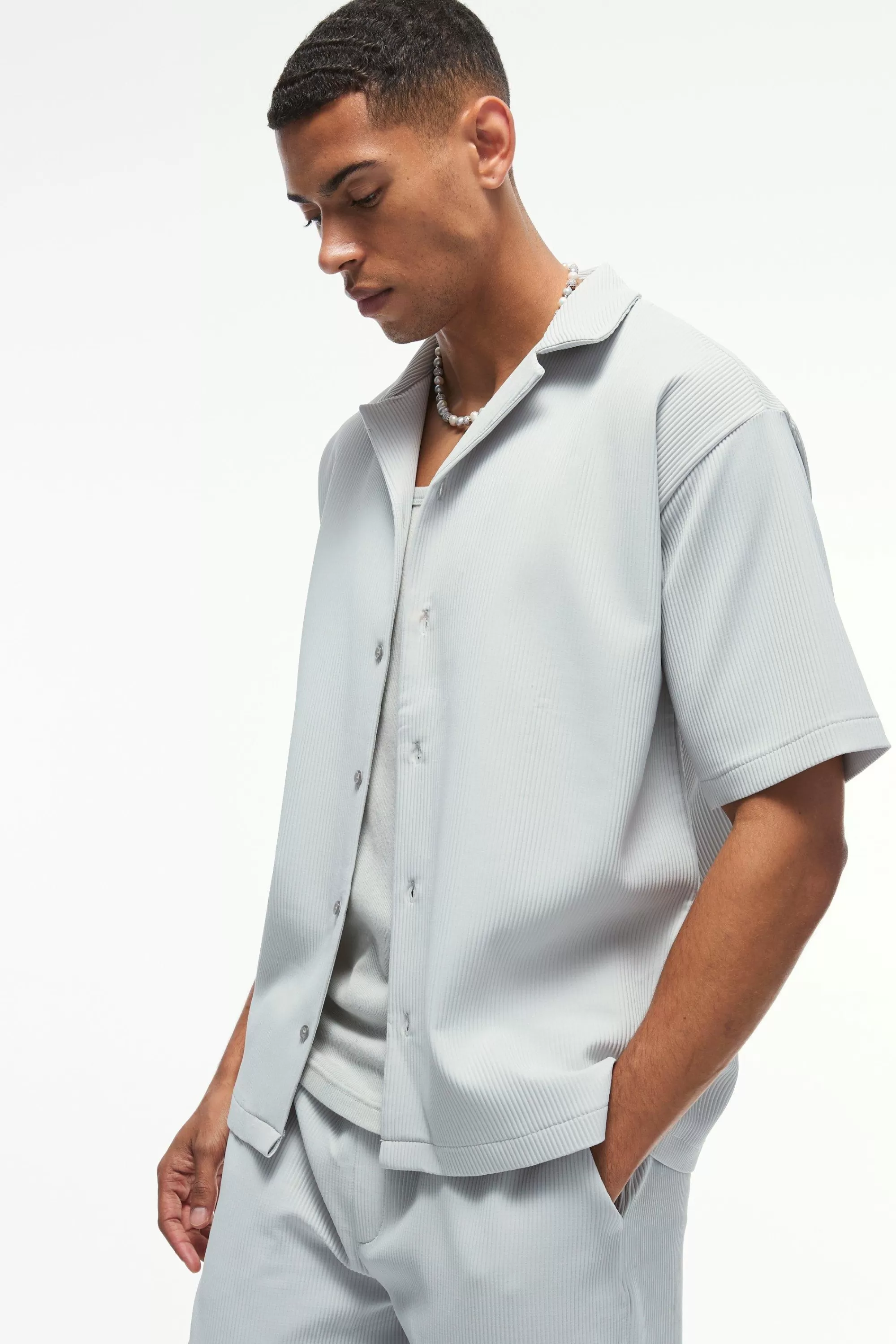 boohooMAN Oversized Short Sleeve Pleated Shirt & Straight Trouser | UK