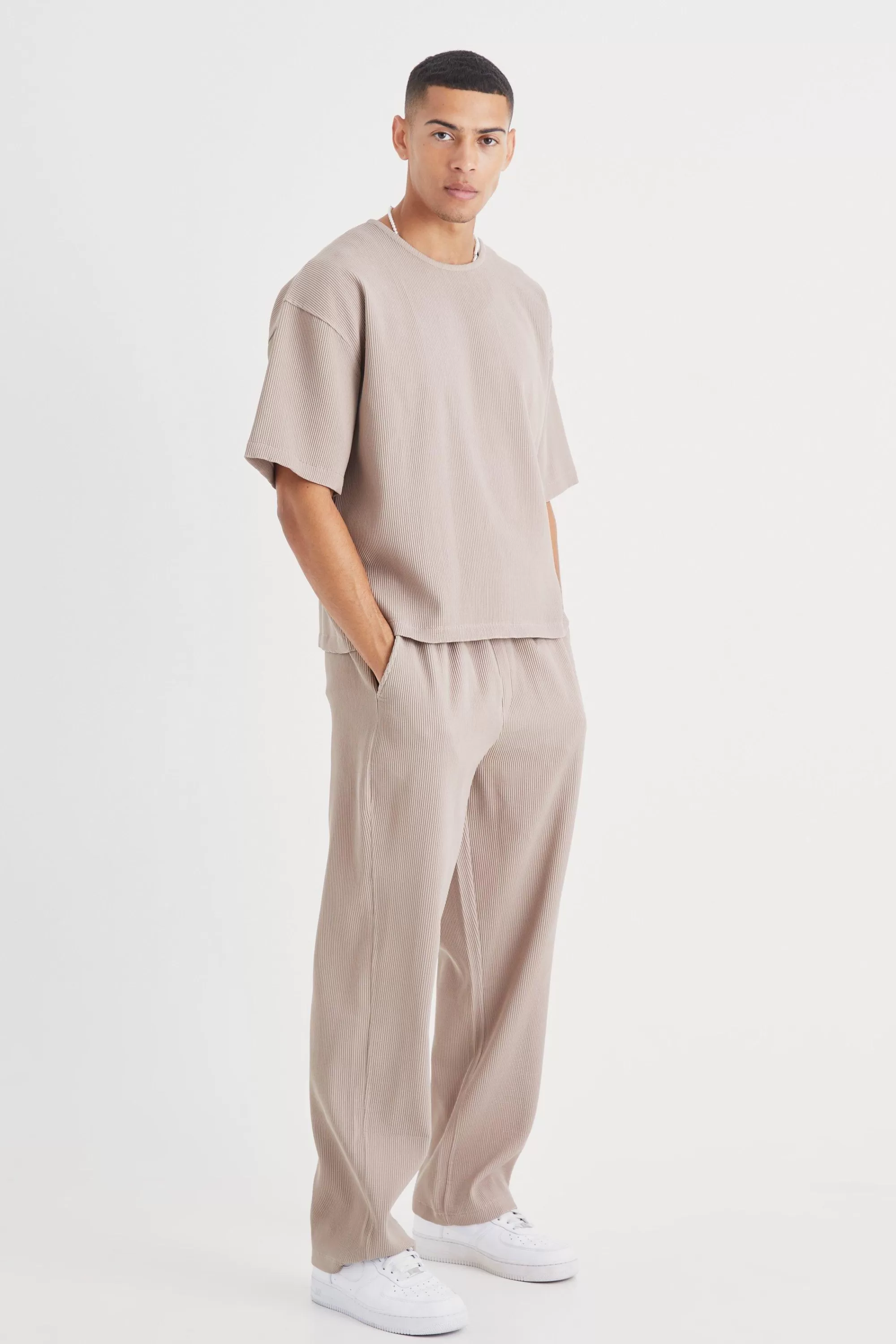 boohooMAN Pleated Oversized Boxy T-shirt & Trouser | UK