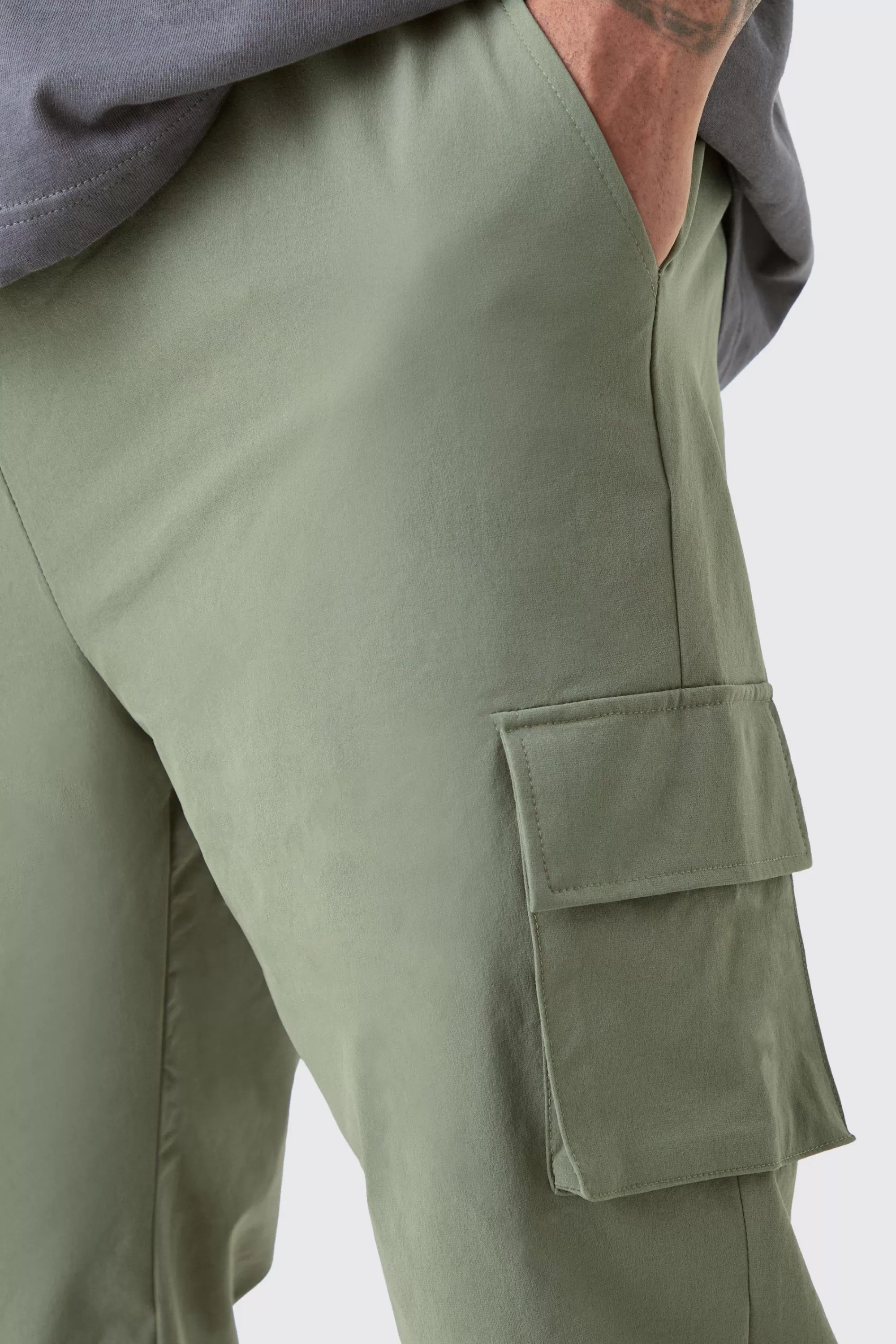 boohooMAN Plus Elastic Waist Lightweight Stretch Skinny Cargo Trouser | UK