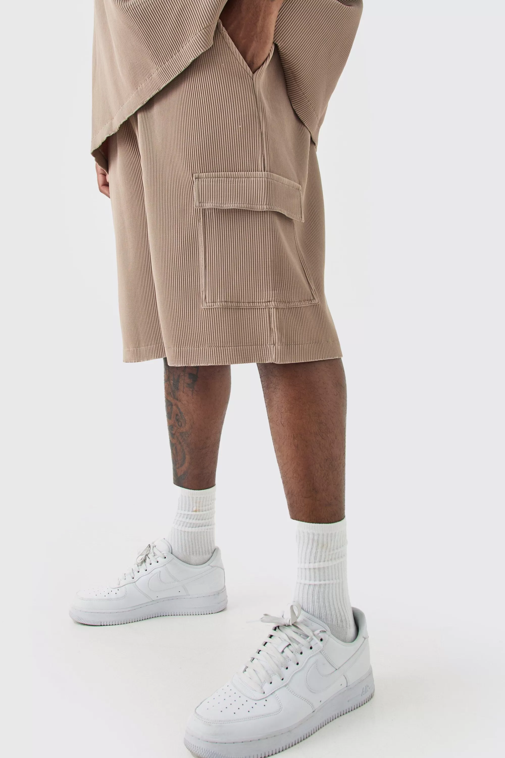 boohooMAN Plus Elasticated Waist Pleated Cargo Short | UK