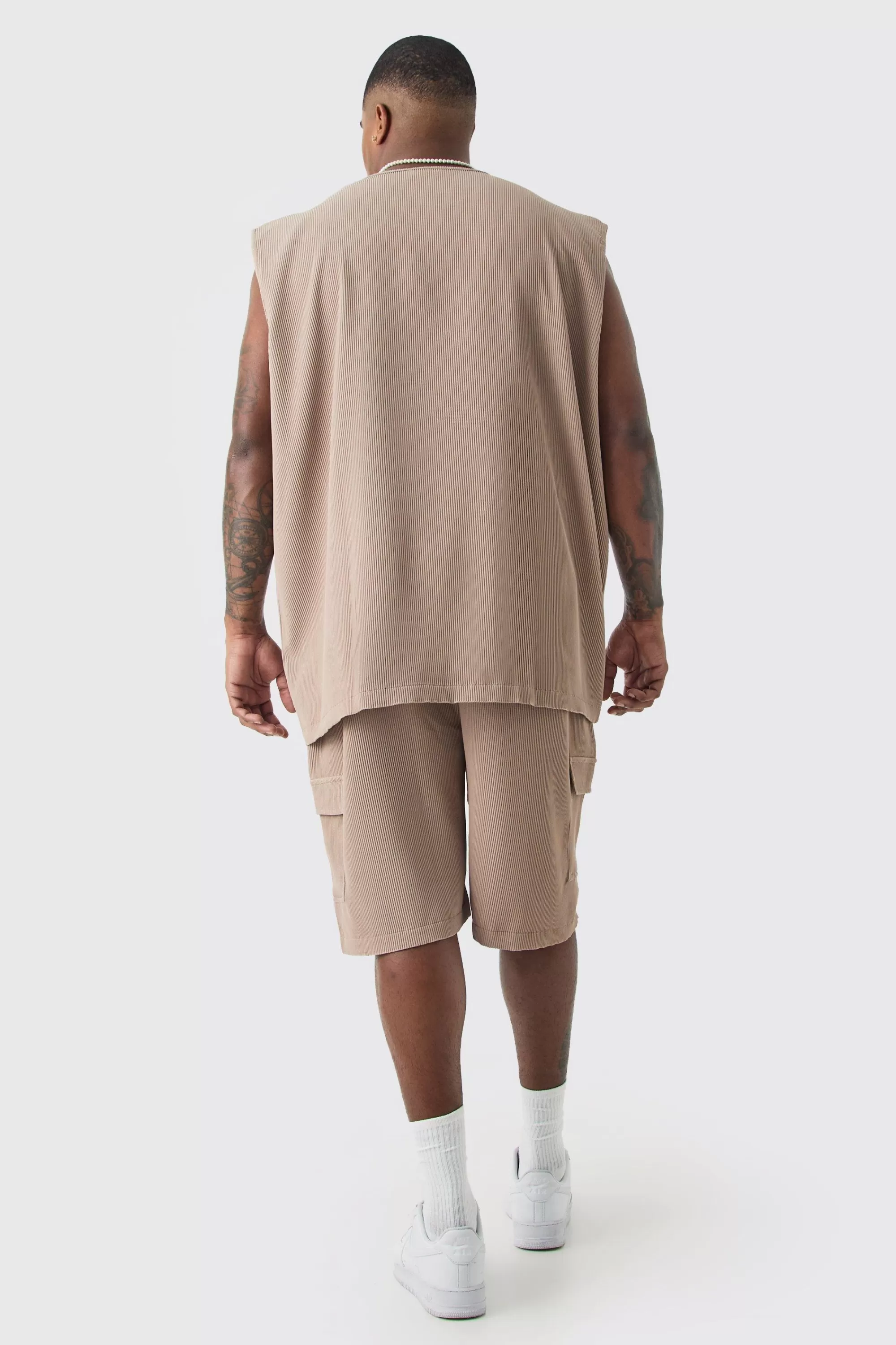 boohooMAN Plus Elasticated Waist Pleated Cargo Short | UK