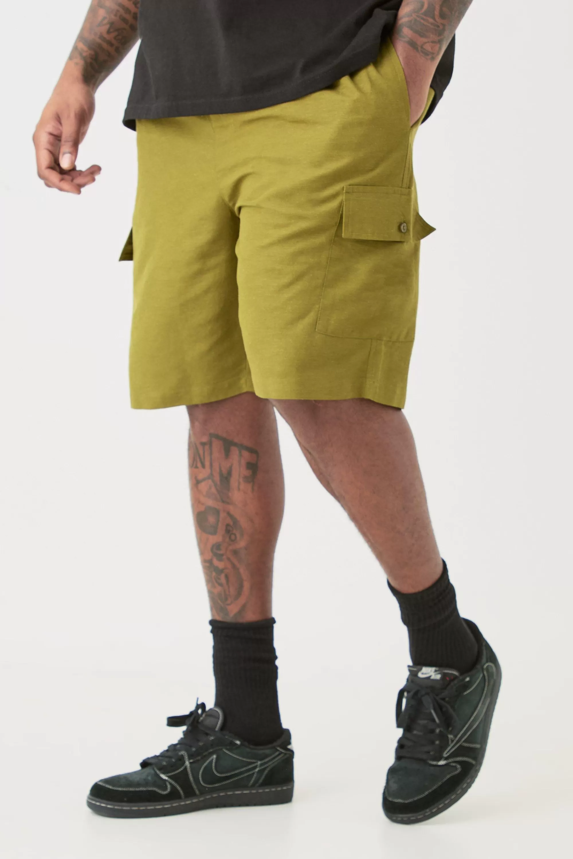 boohooMAN Plus Elasticated Waist Relaxed Linen Cargo Shorts In | UK