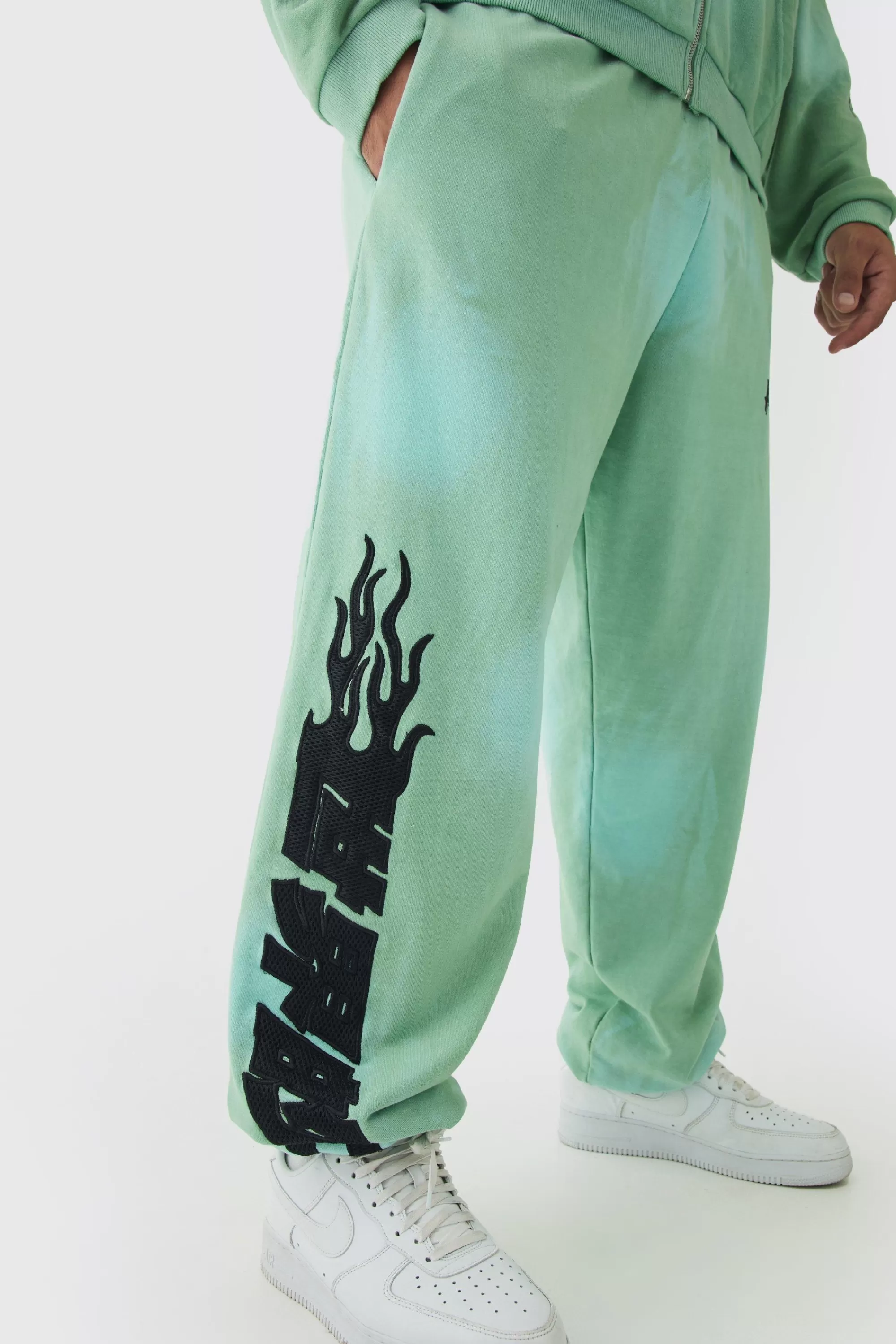 boohooMAN Plus Oversized Heavy Washed Applique Jogger | UK