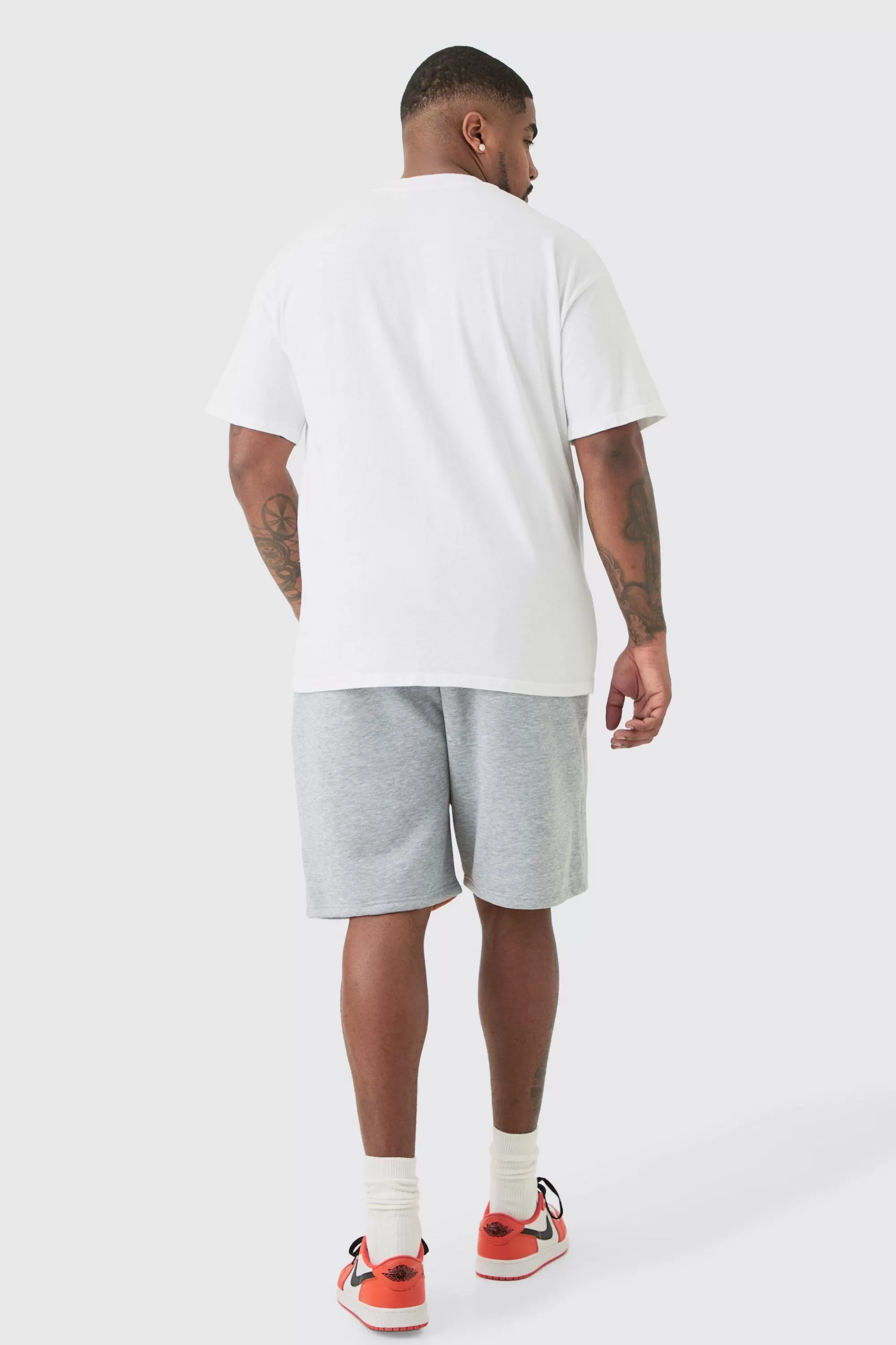 boohooMAN Plus Relaxed Gothic Man Graffiti Spray Short | UK