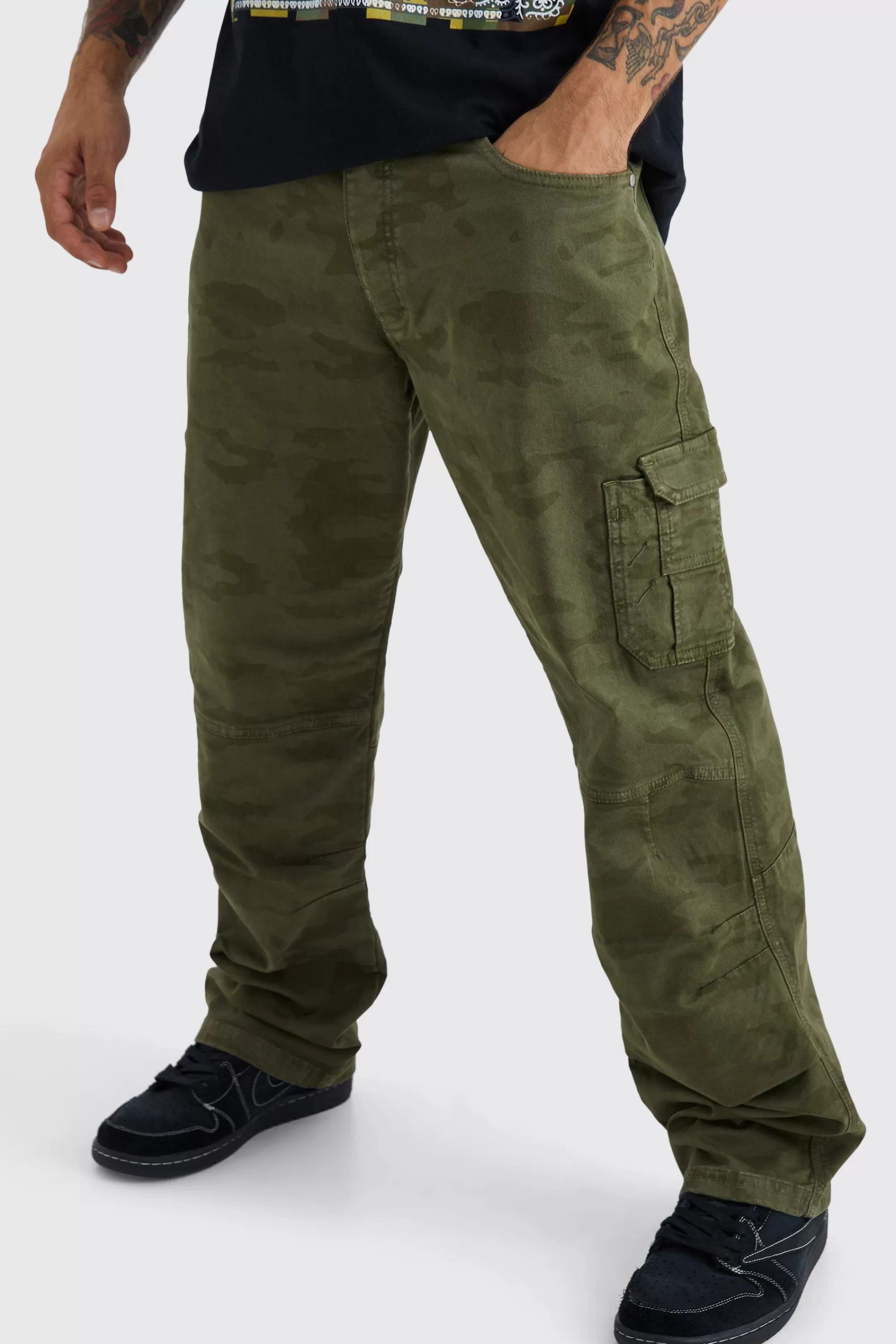 boohooMAN Relaxed Carpenter Camo Cargo Trouser | UK