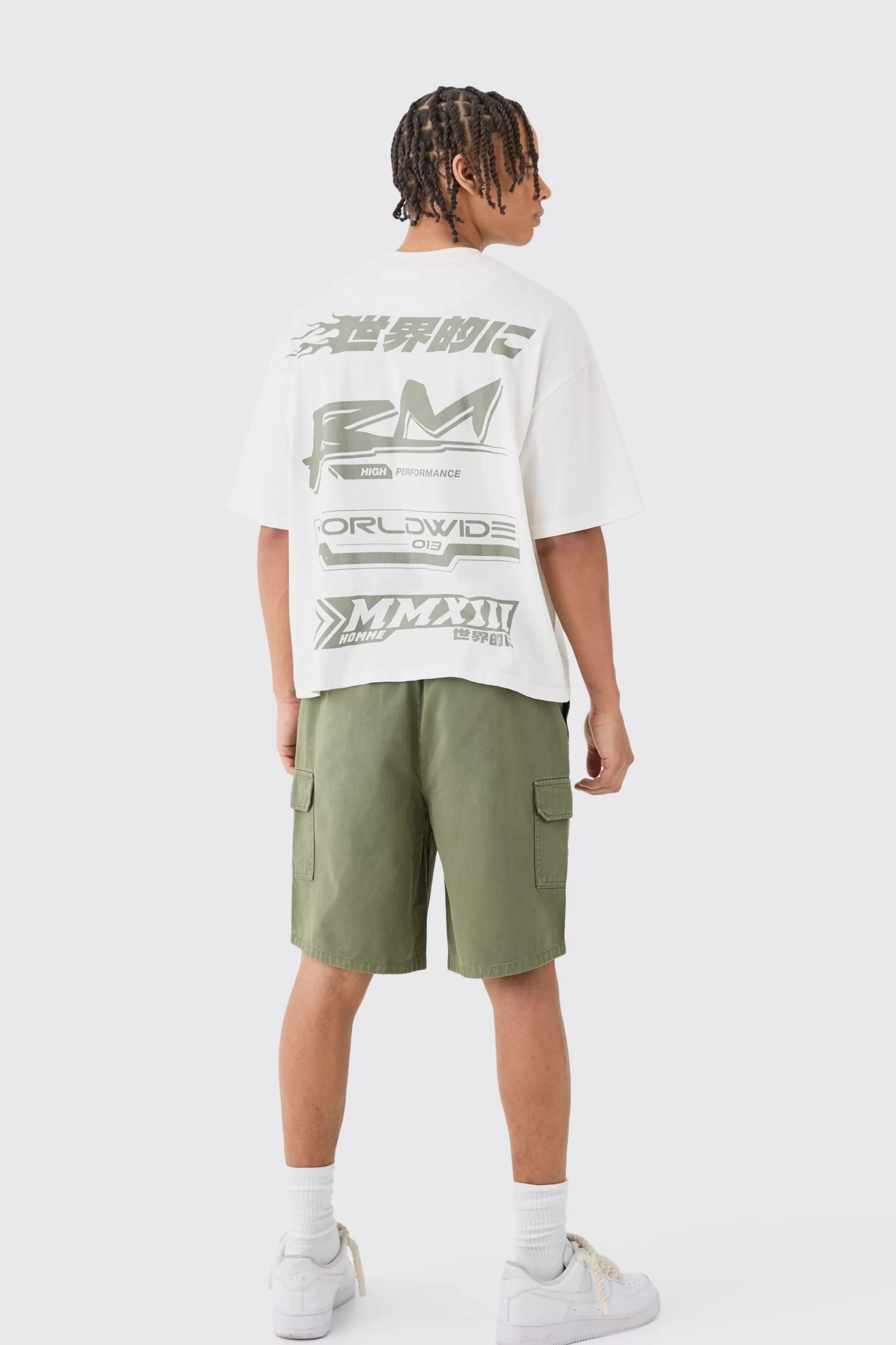 boohooMAN Relaxed Fit Elasticated Waist Cargo Shorts | UK