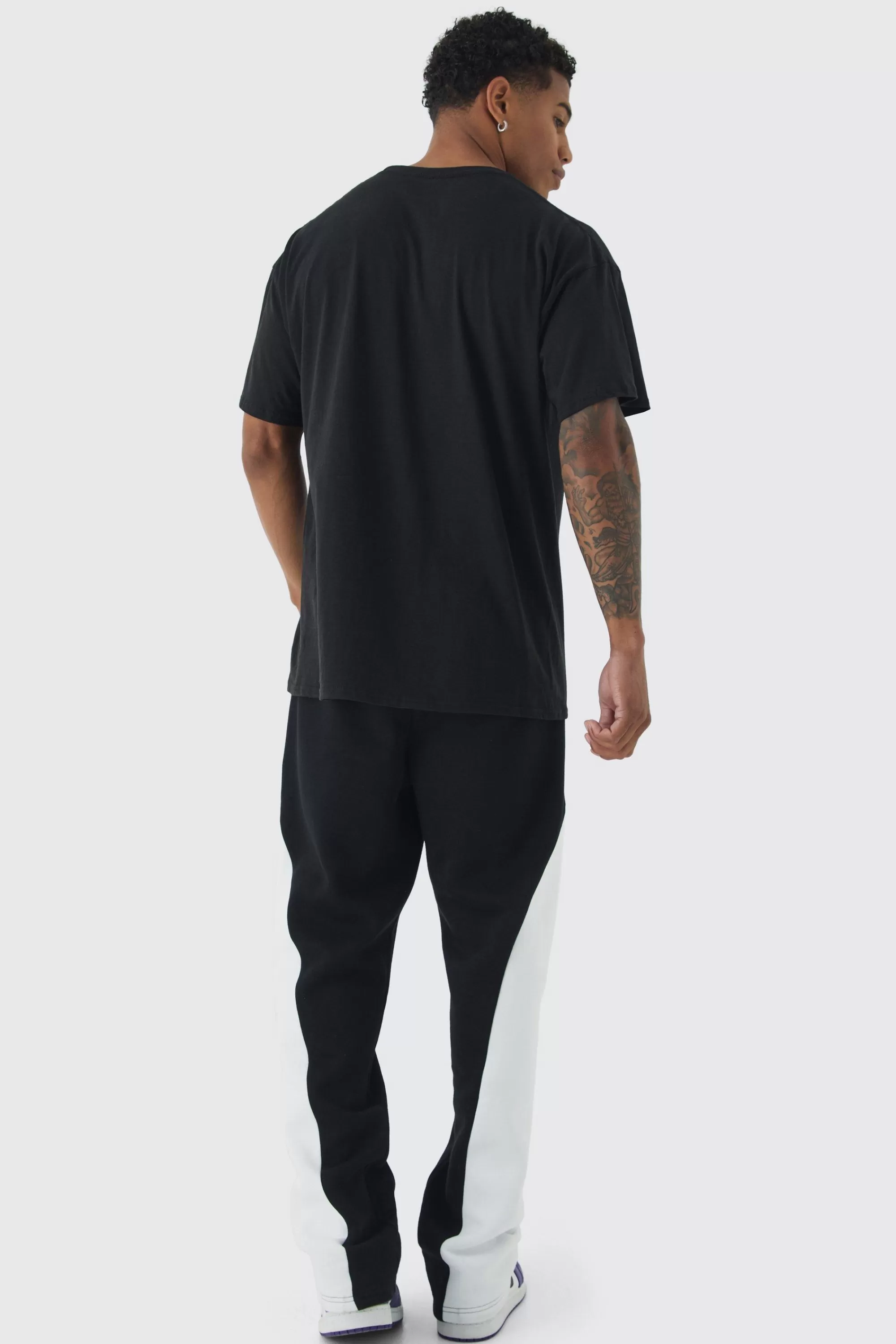 boohooMAN Relaxed High Gusset Jogger | UK
