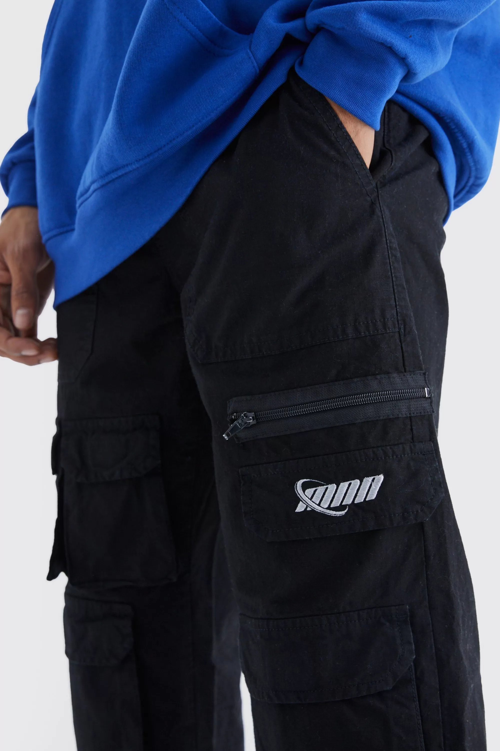 boohooMAN Relaxed Multi Cargo Ripstop Trouser With Tonal Embroidery | UK