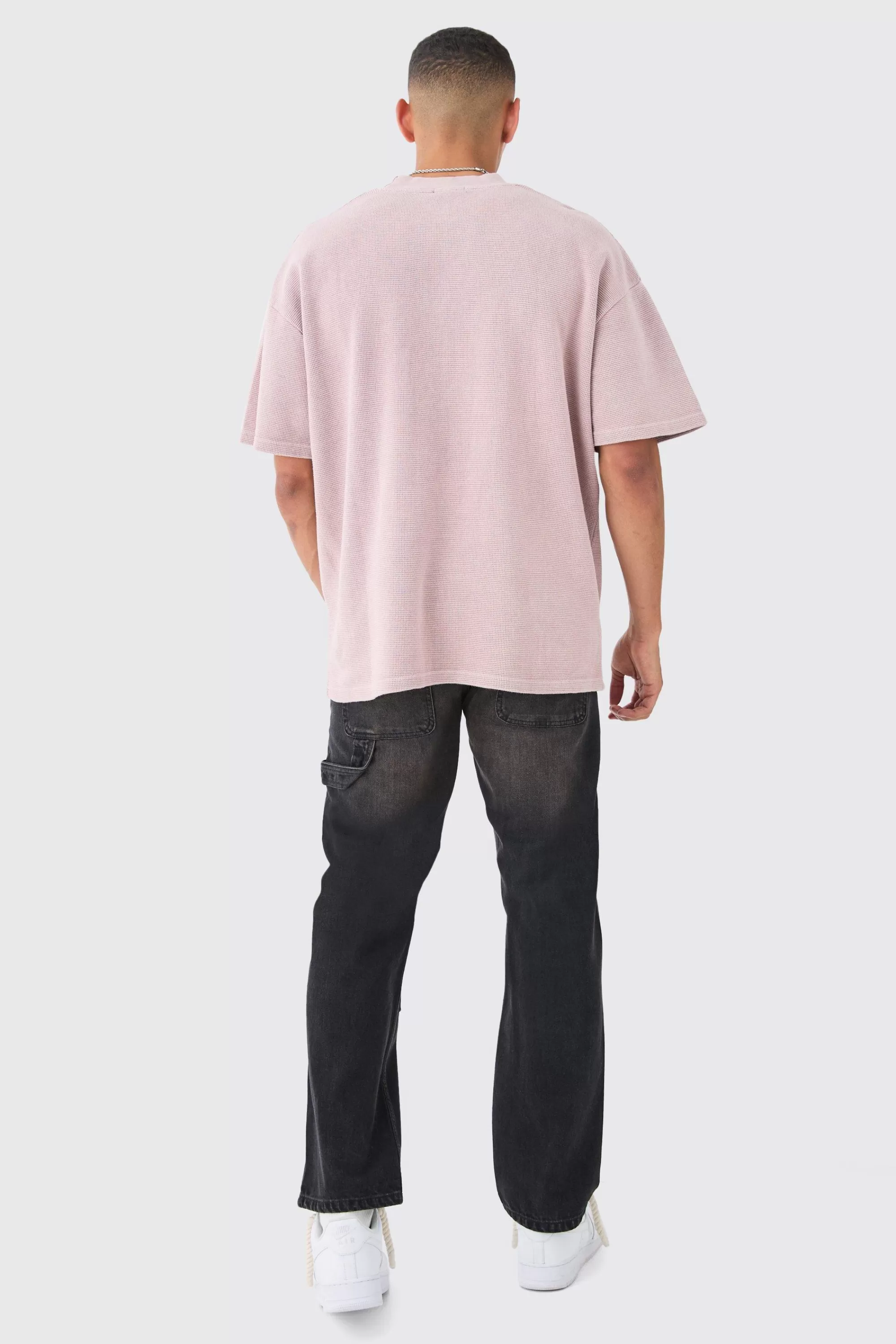 boohooMAN Relaxed Rigid Ripped Knee Carpenter Jeans In Washed | UK