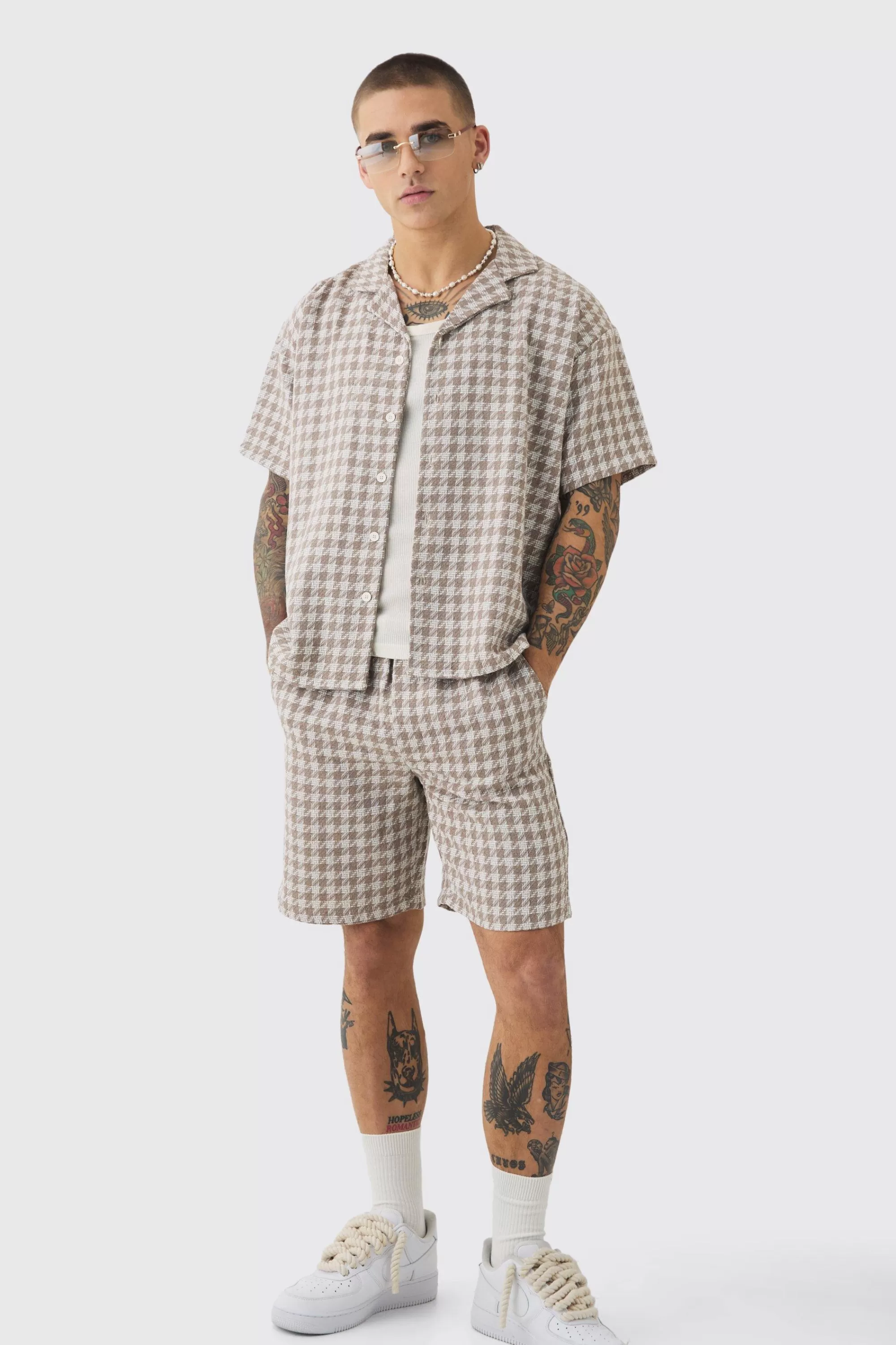 boohooMAN Short Sleeve Boxy Linen Look Houndstooth Shirt & Short | UK