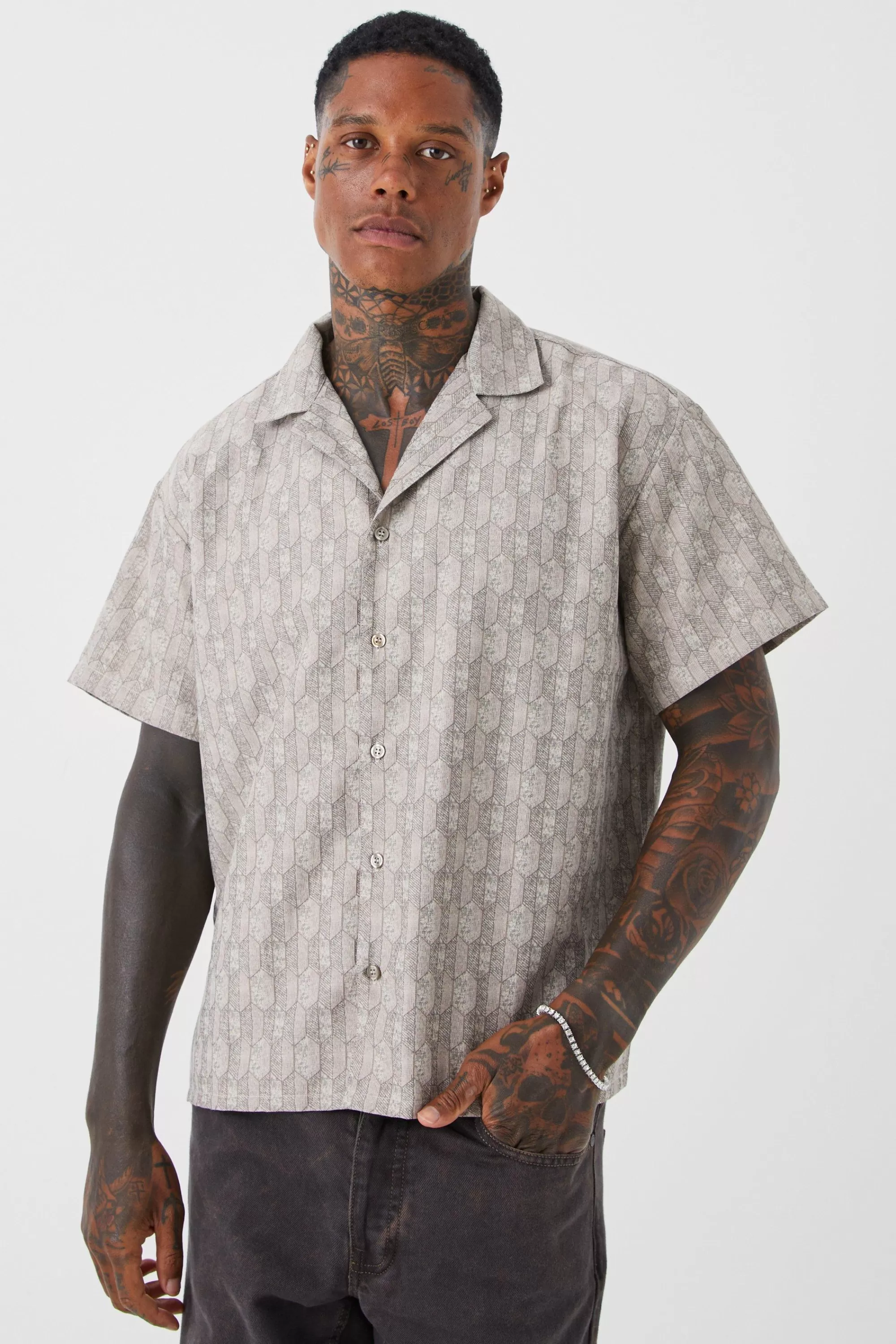 boohooMAN Short Sleeve Boxy Woven Smart Geo Set | UK