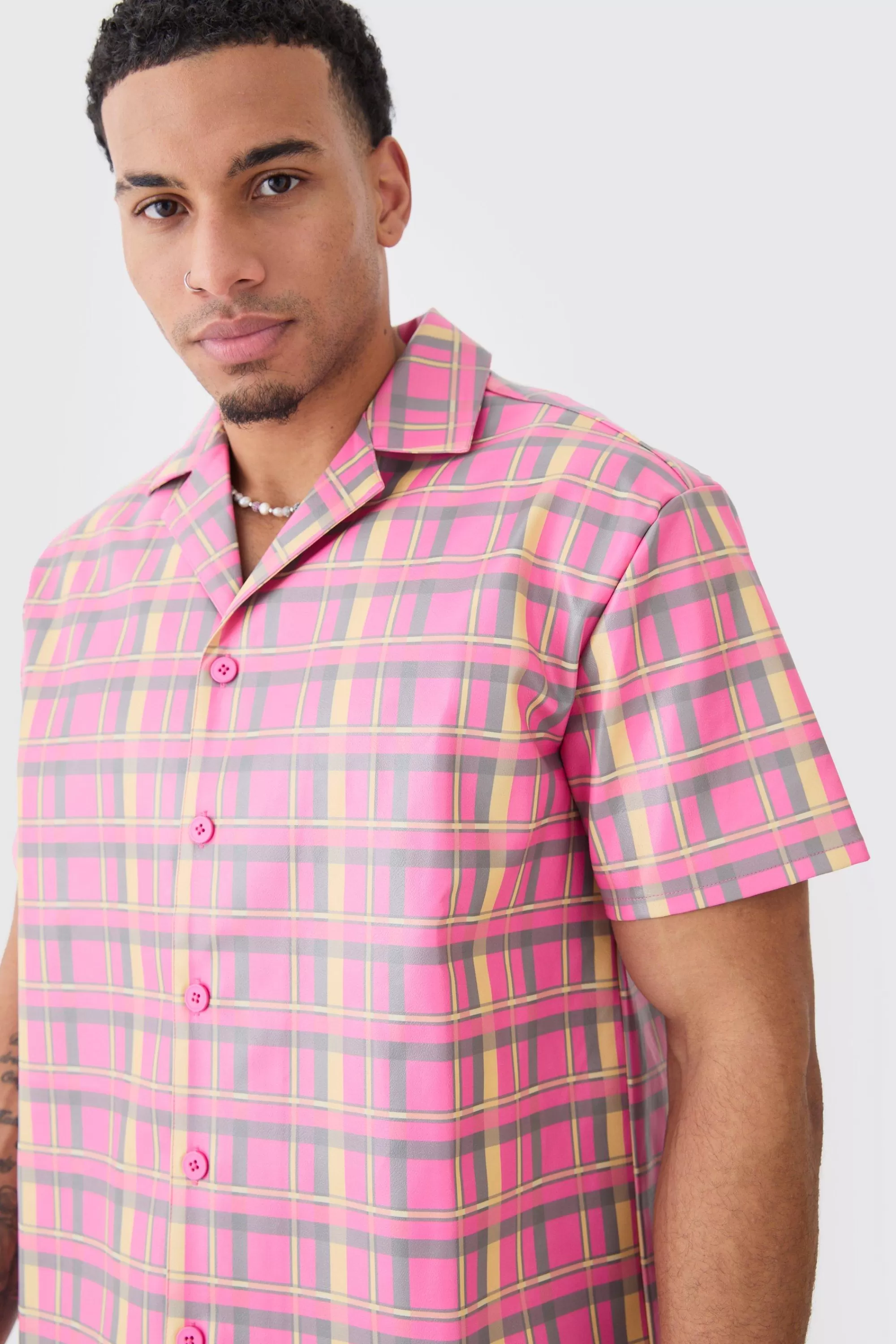 boohooMAN Short Sleeve Oversized Check Pu Shirt | UK