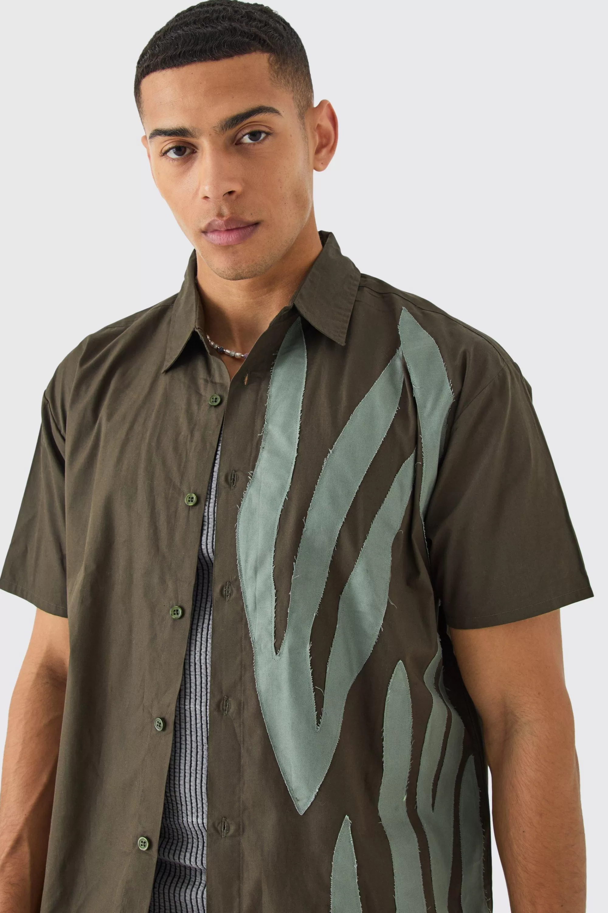 boohooMAN Short Sleeve Oversized Poplin Stripe Applique Shirt | UK