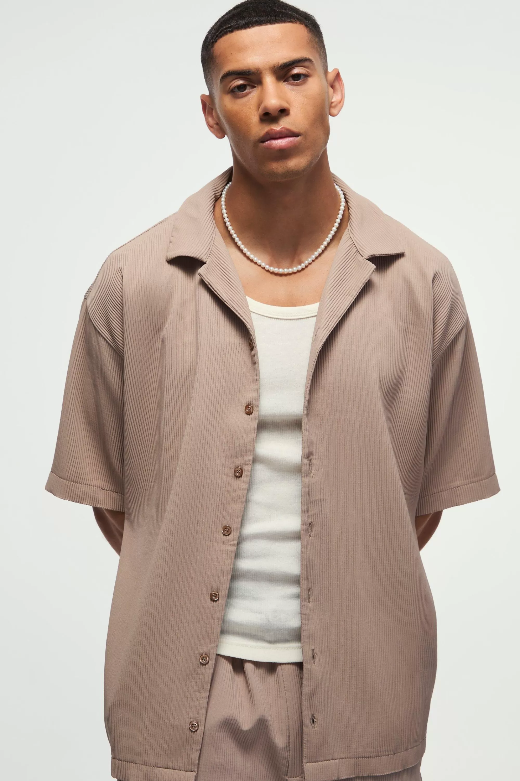 boohooMAN Short Sleeve Revere Oversized Pleated Shirt | UK